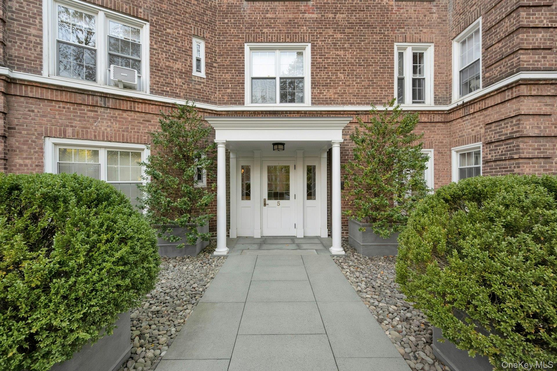 #4 photo, 5 Midland Gardens, ブロンクス区 Bronxville , NY 10708