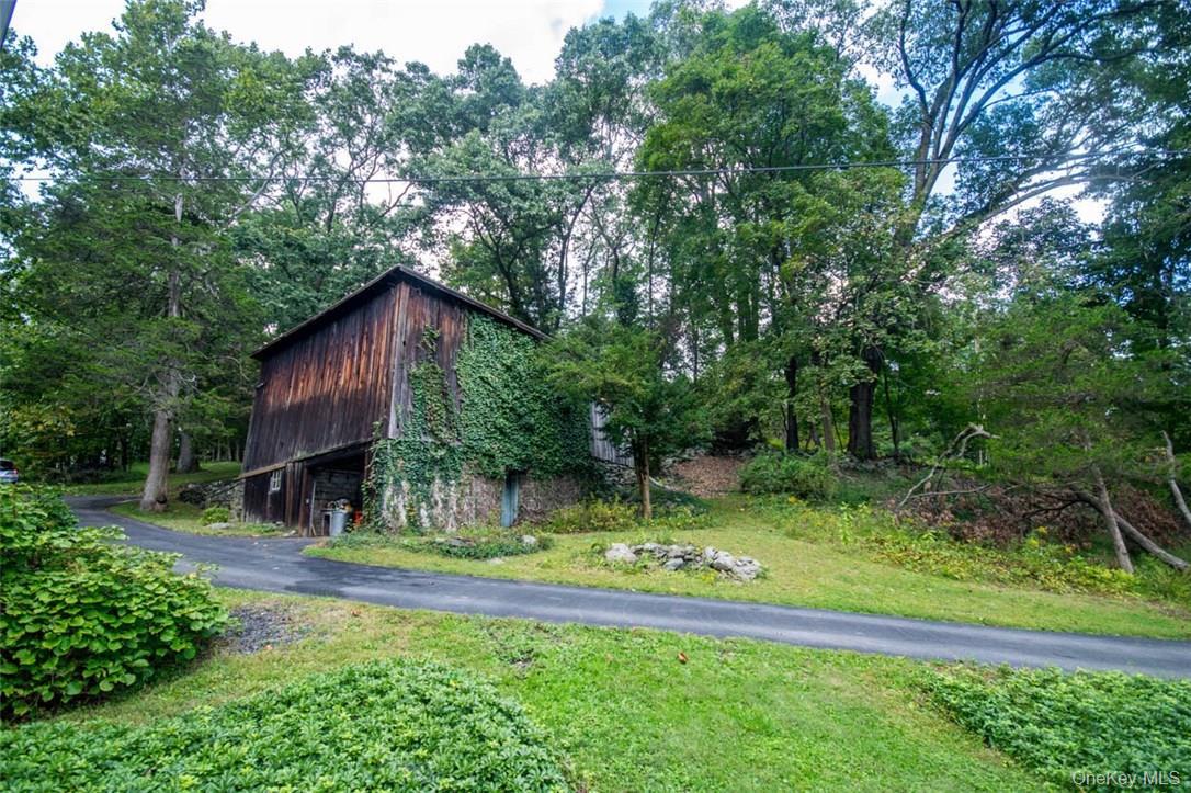 #11 photo, 310 Oak Lane, Newburgh , NY 12550