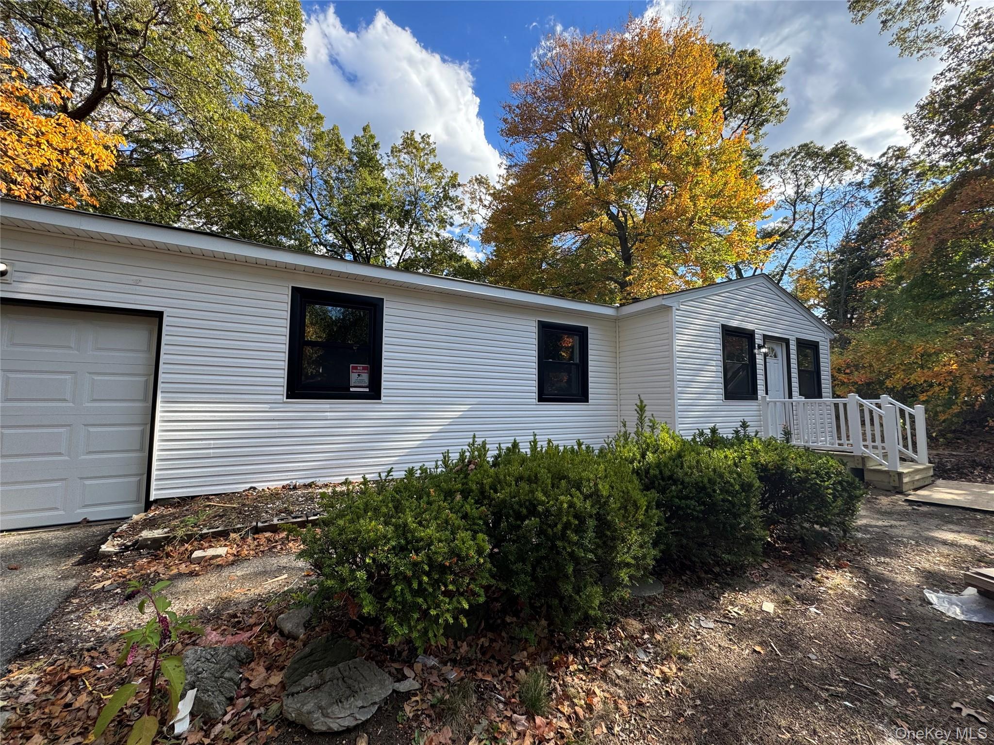 #1 photo, 75 Valley Drive, サフォーク郡 Sound Beach , NY 11789