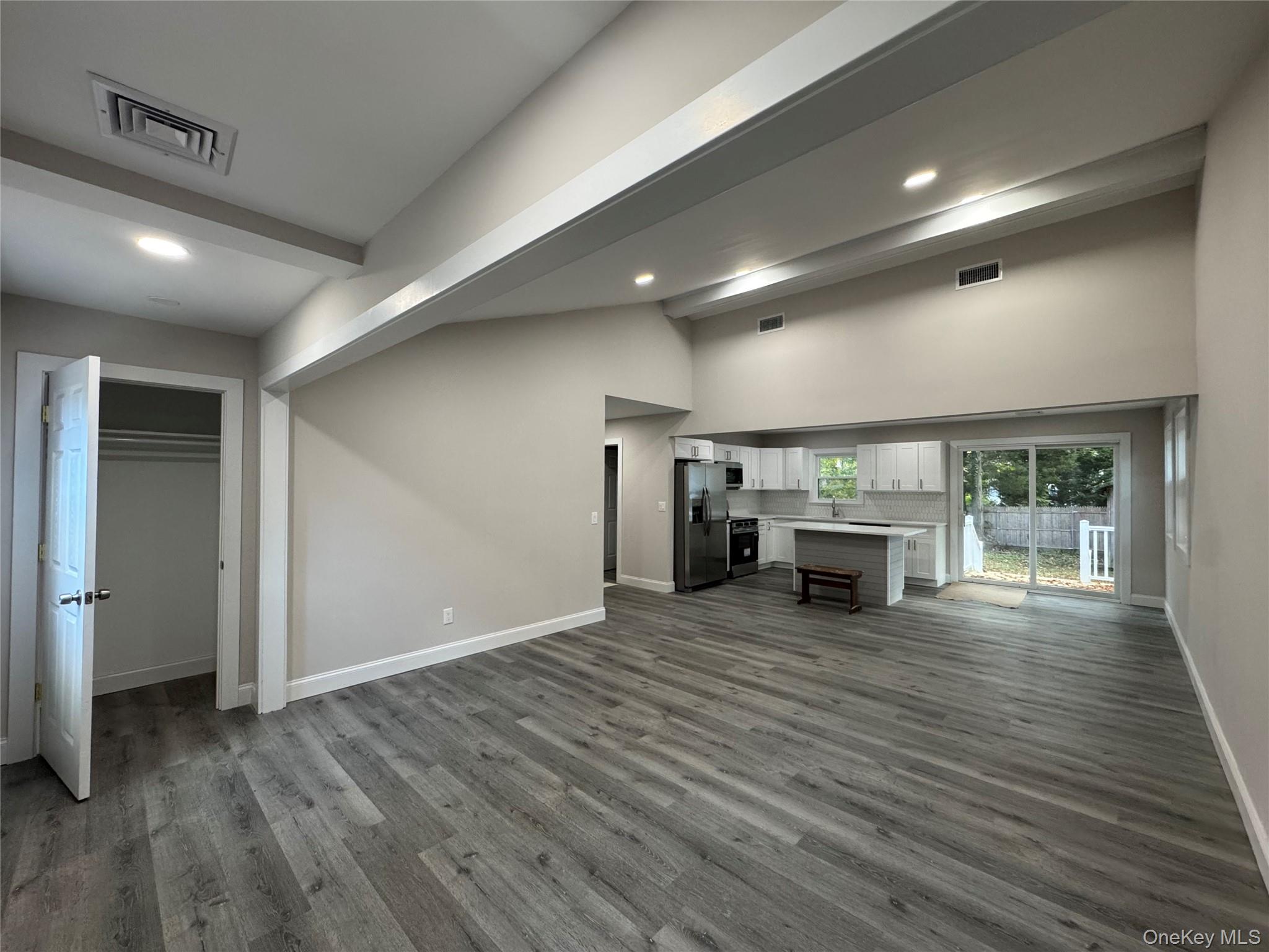 #10 photo, 75 Valley Drive, サフォーク郡 Sound Beach , NY 11789