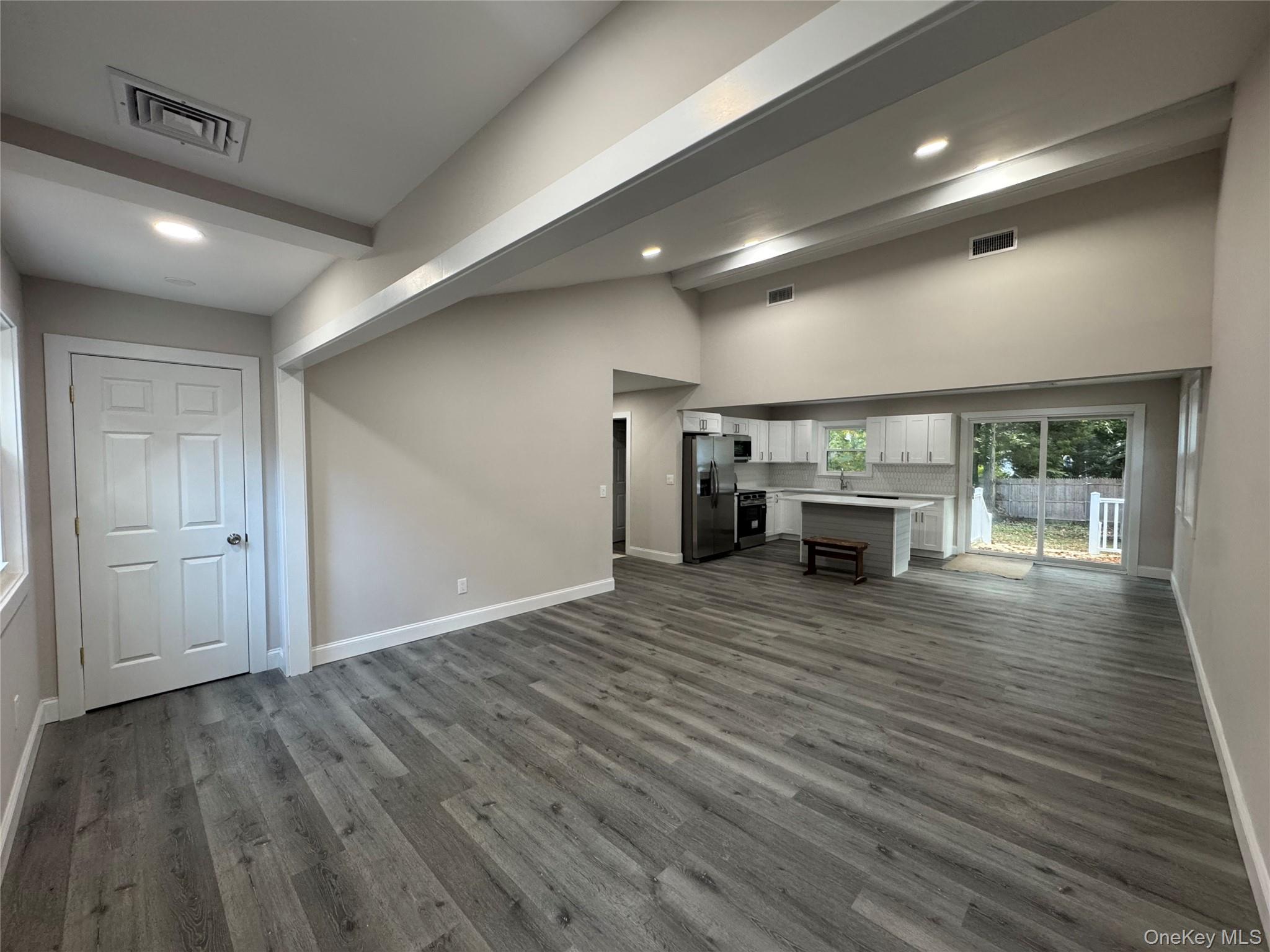 #11 photo, 75 Valley Drive, サフォーク郡 Sound Beach , NY 11789