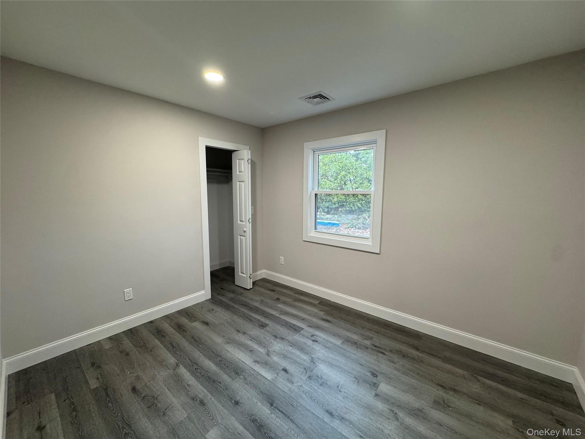 #18 photo, 75 Valley Drive, サフォーク郡 Sound Beach , NY 11789