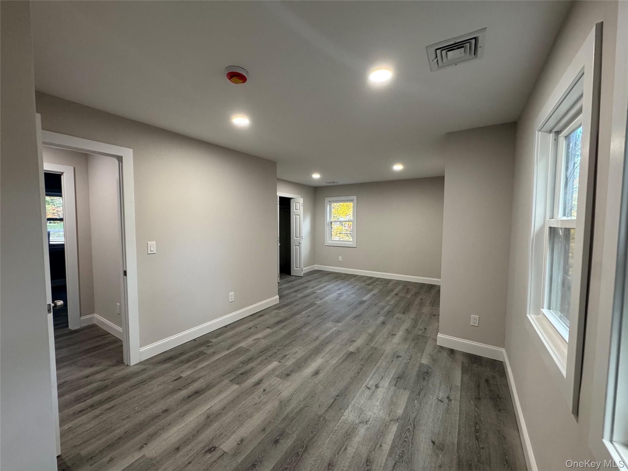 #20 photo, 75 Valley Drive, サフォーク郡 Sound Beach , NY 11789