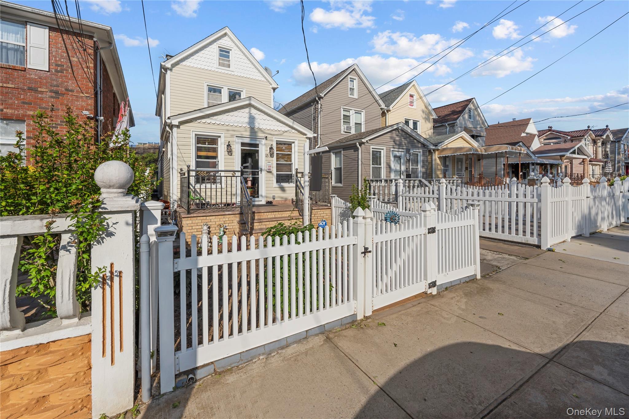 #3 photo, 115-15 127 Street, クイーンズ区 Richmond Hill S. , NY 11420