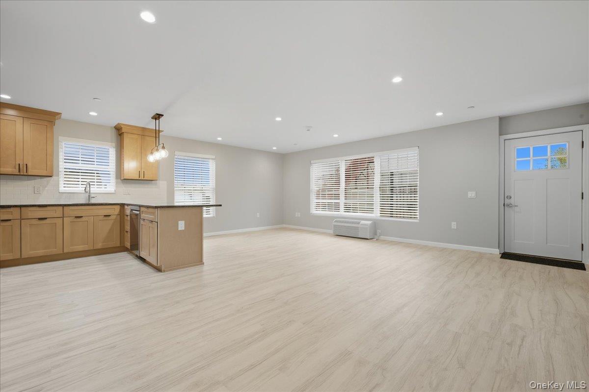 #10 photo, 71 N Main Street, ナッソー郡 Freeport , NY 11520