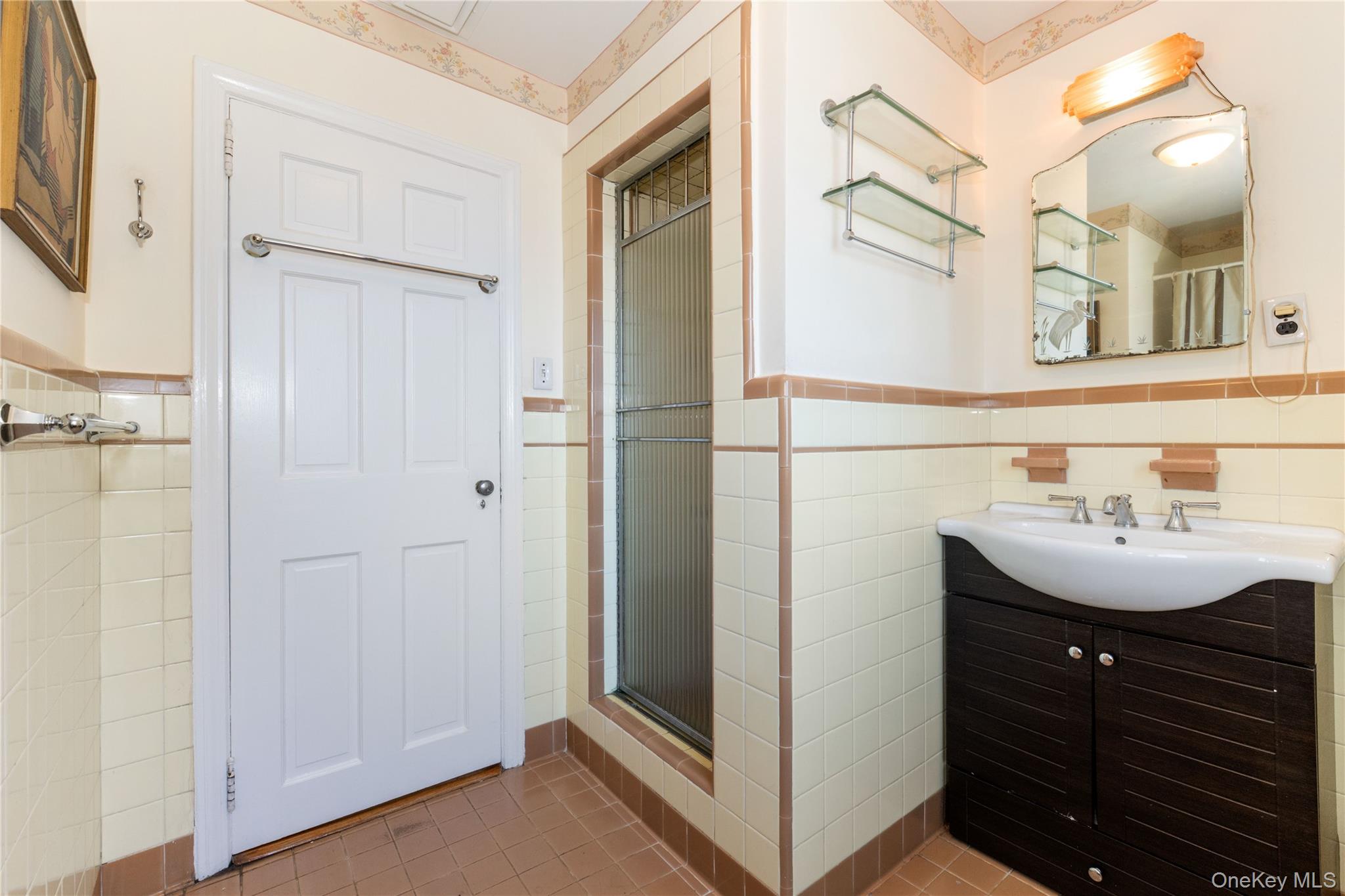 #19 photo, 80-47 188 Street, クイーンズ区 Jamaica Estates , NY 11432