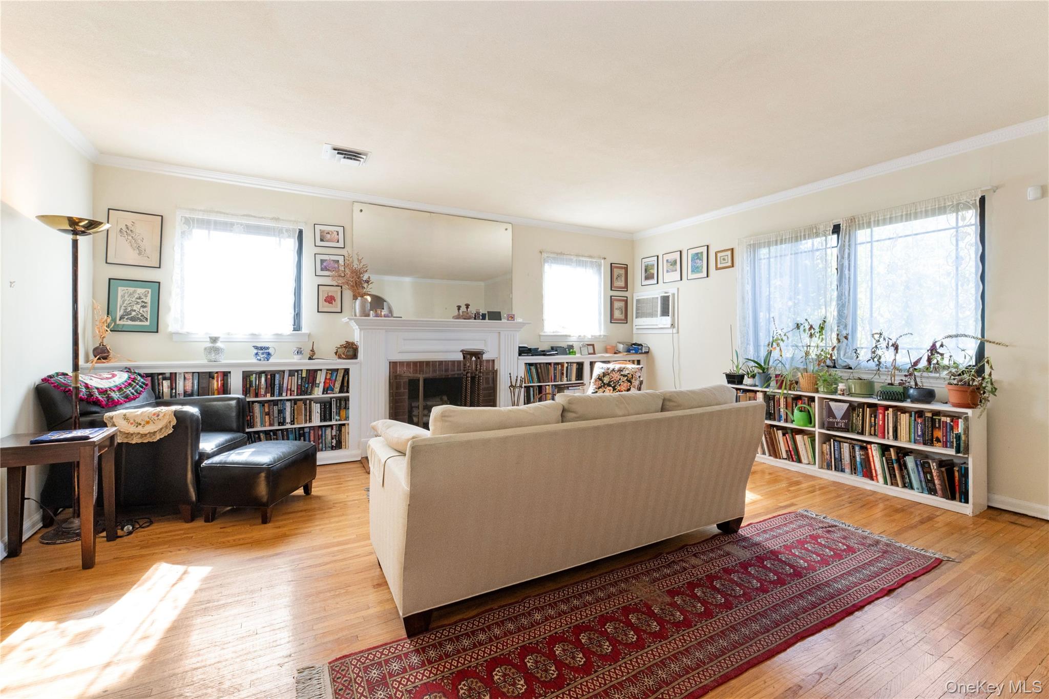 #4 photo, 80-47 188 Street, クイーンズ区 Jamaica Estates , NY 11432