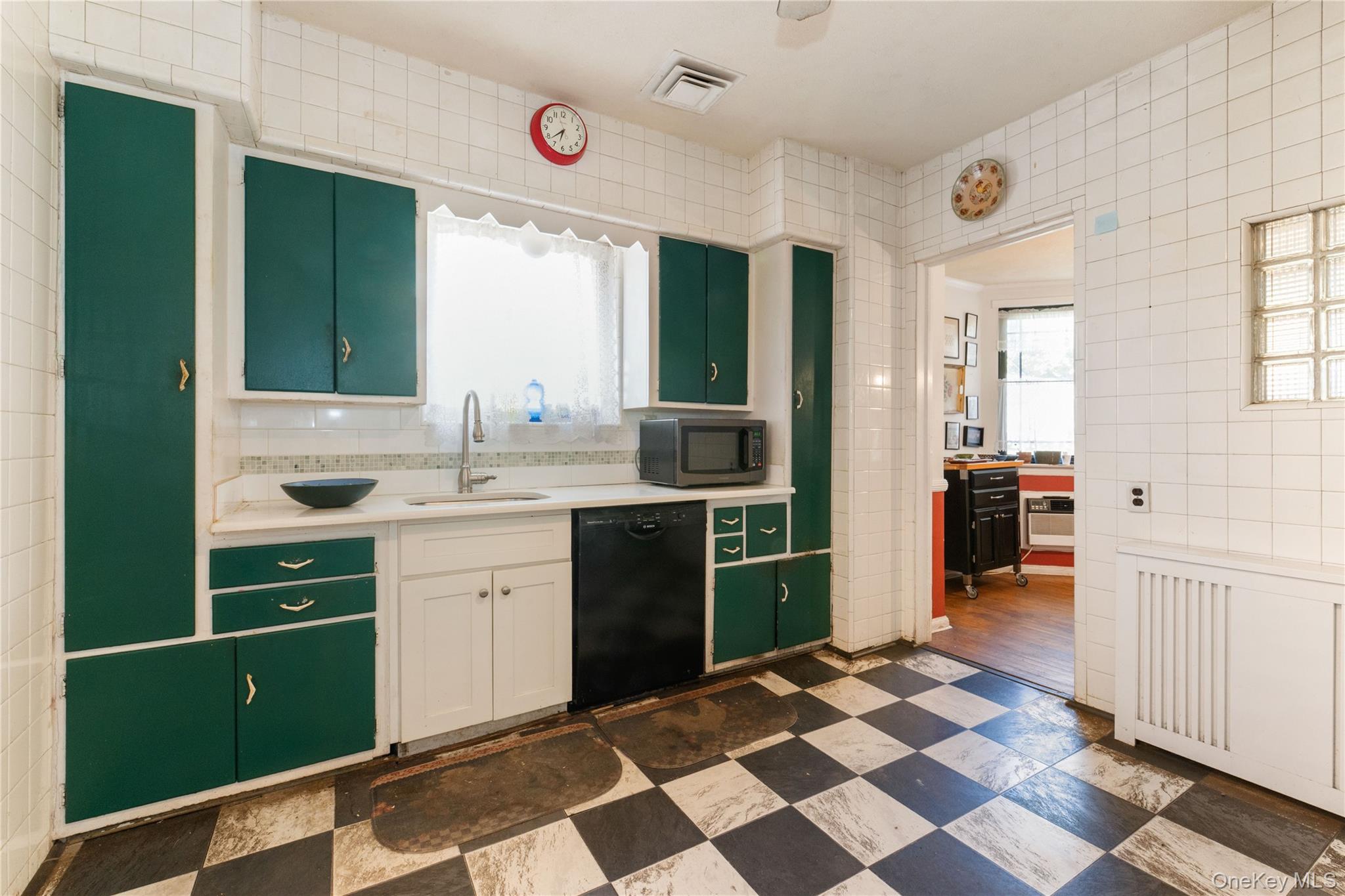 #9 photo, 80-47 188 Street, クイーンズ区 Jamaica Estates , NY 11432