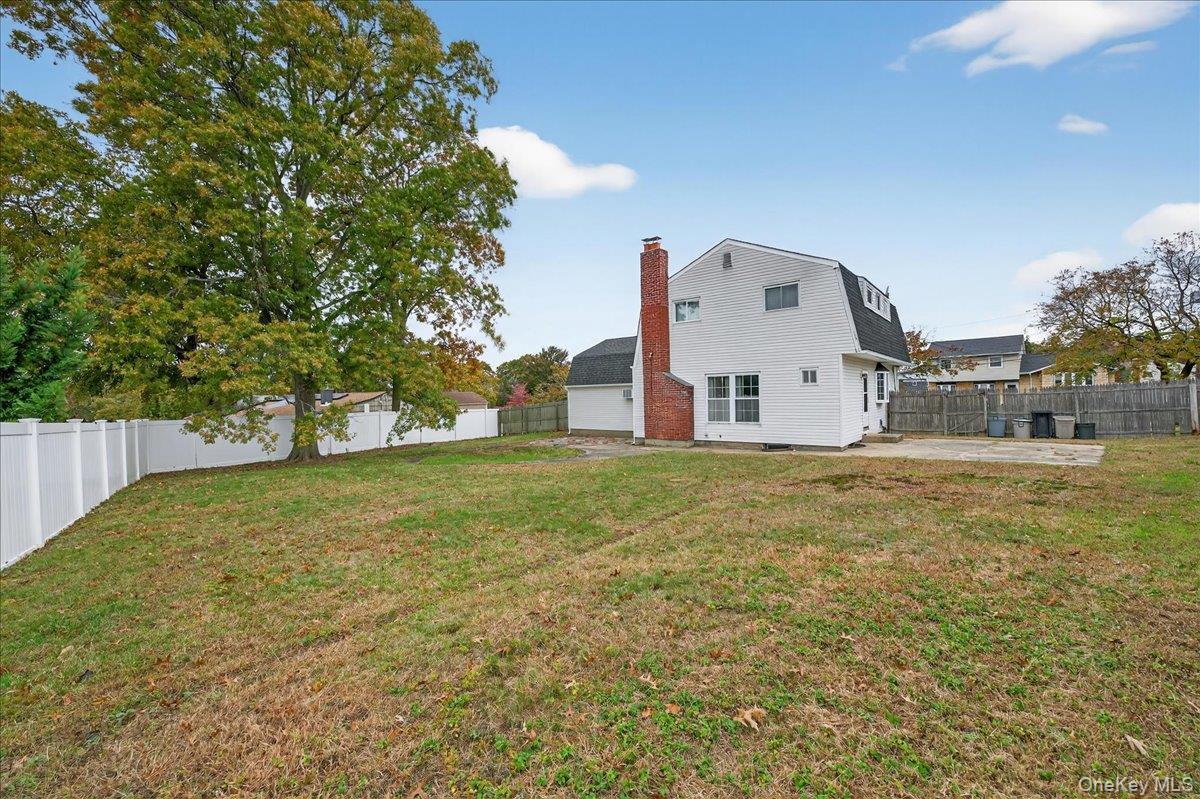 #14 photo, 20 Longstreet Drive, サフォーク郡 Lake Grove , NY 11755