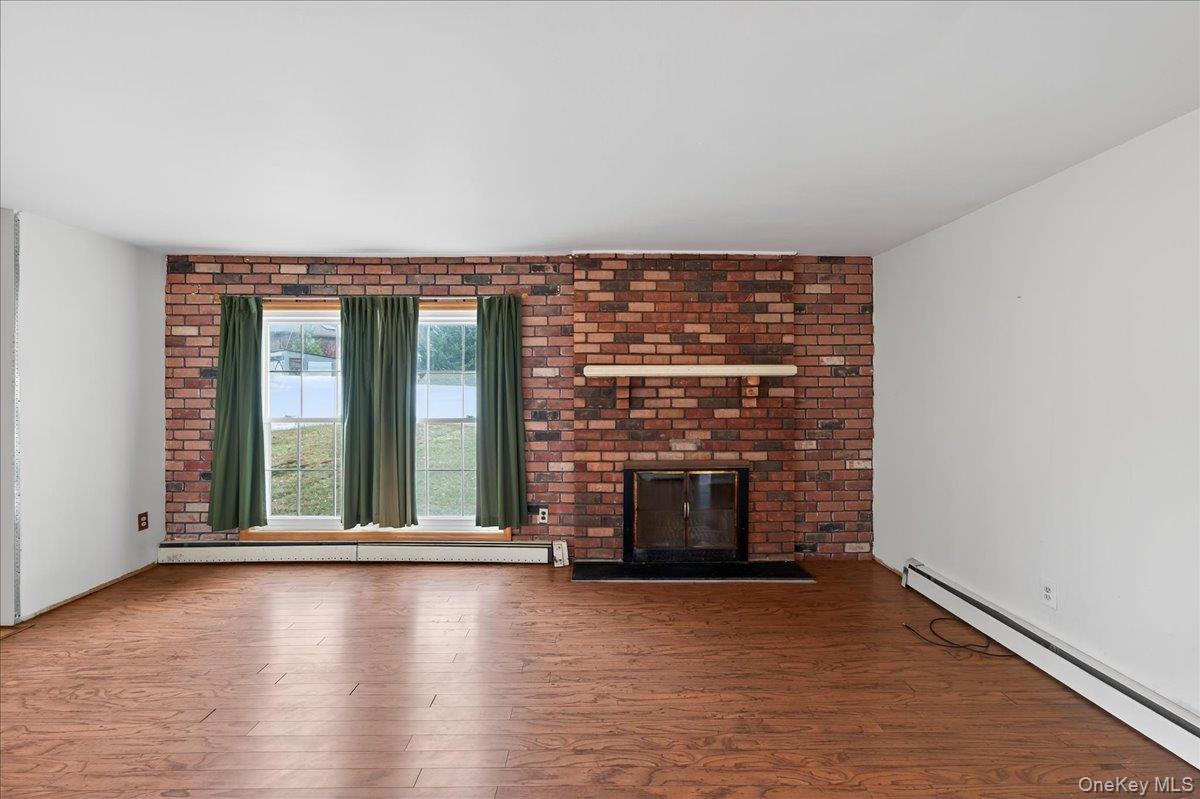 #2 photo, 20 Longstreet Drive, サフォーク郡 Lake Grove , NY 11755