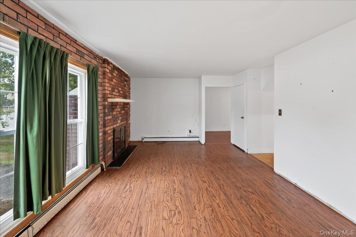 #3 photo, 20 Longstreet Drive, サフォーク郡 Lake Grove , NY 11755