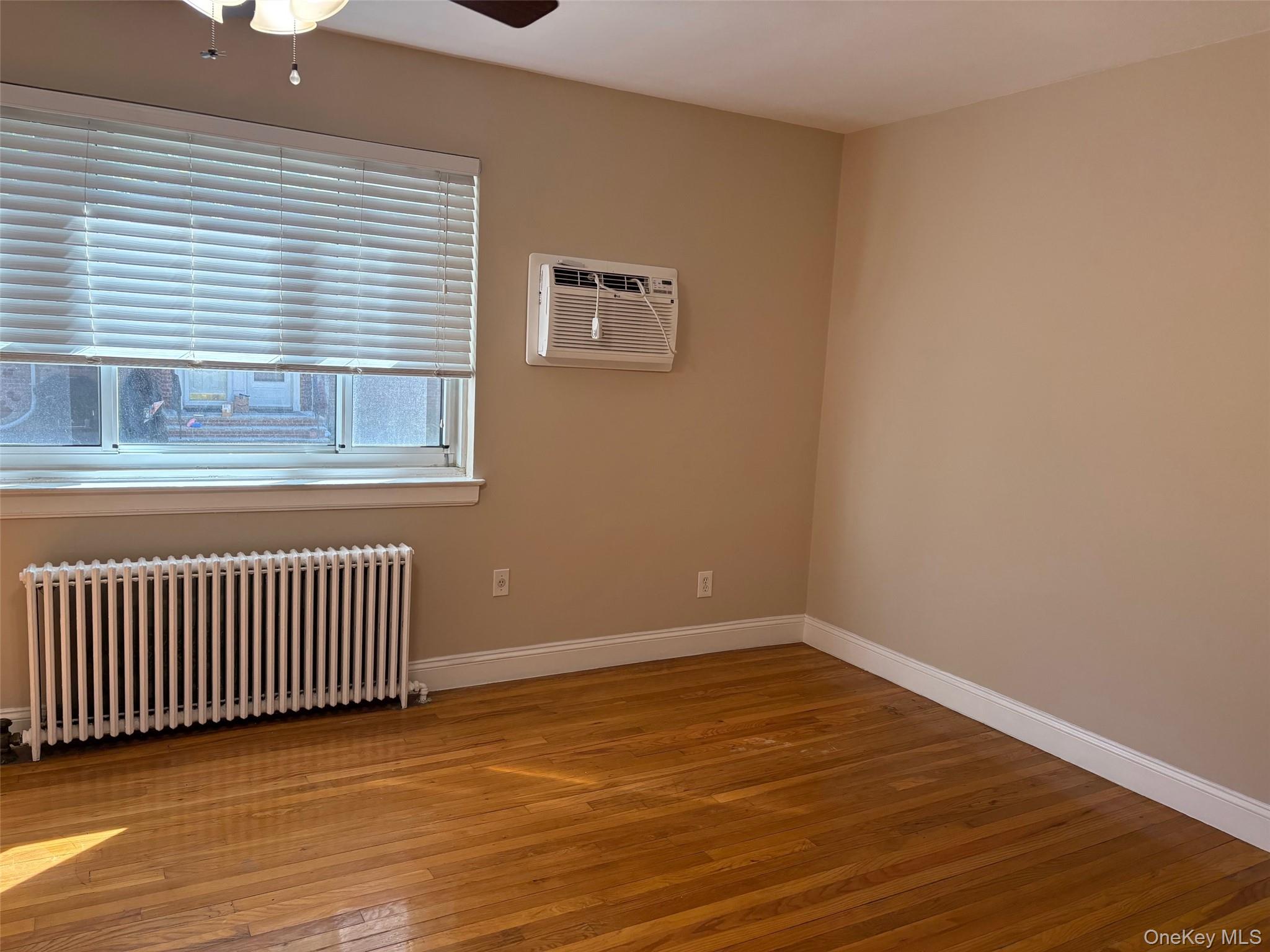 #4 photo, 260-27 Langston Avenue, Glen Oaks , NY 11004