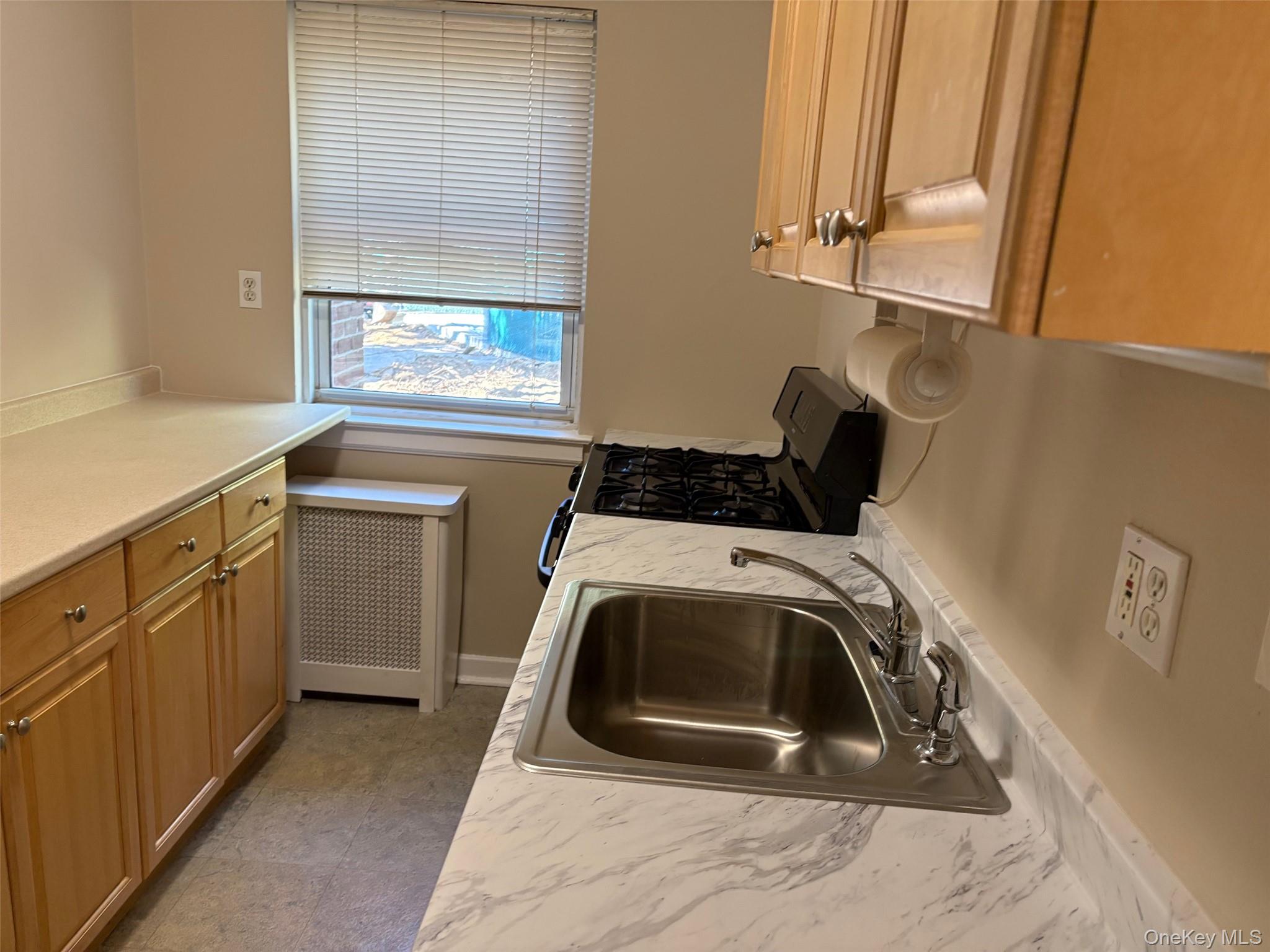 #7 photo, 260-27 Langston Avenue, Glen Oaks , NY 11004