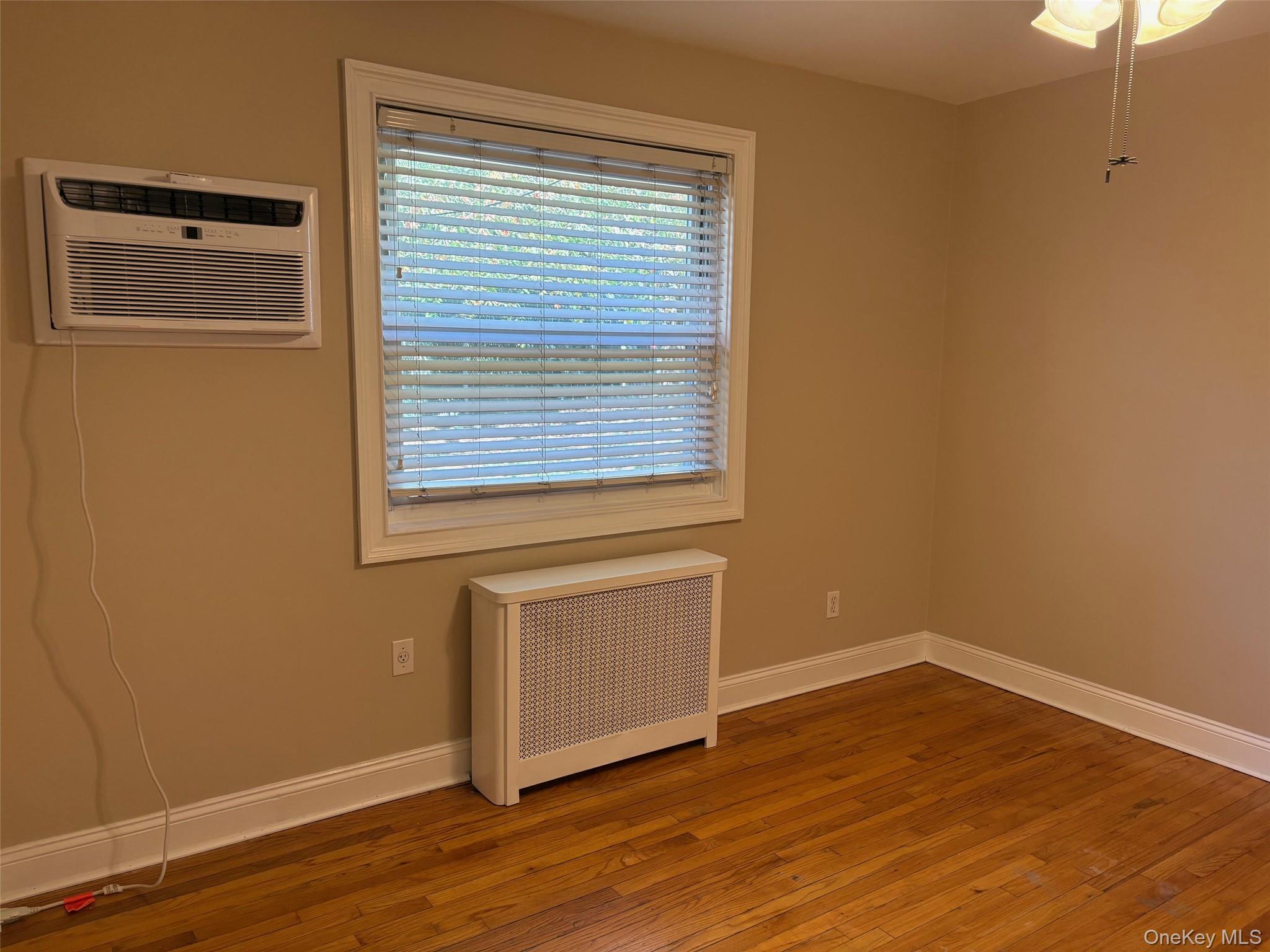 #9 photo, 260-27 Langston Avenue, Glen Oaks , NY 11004