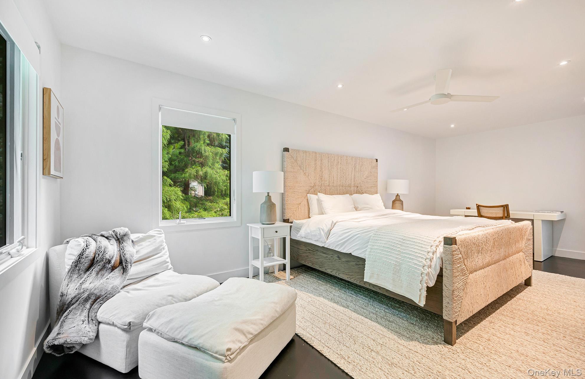 #12 photo, 8 Foxglove Road, East Hampton , NY 11937