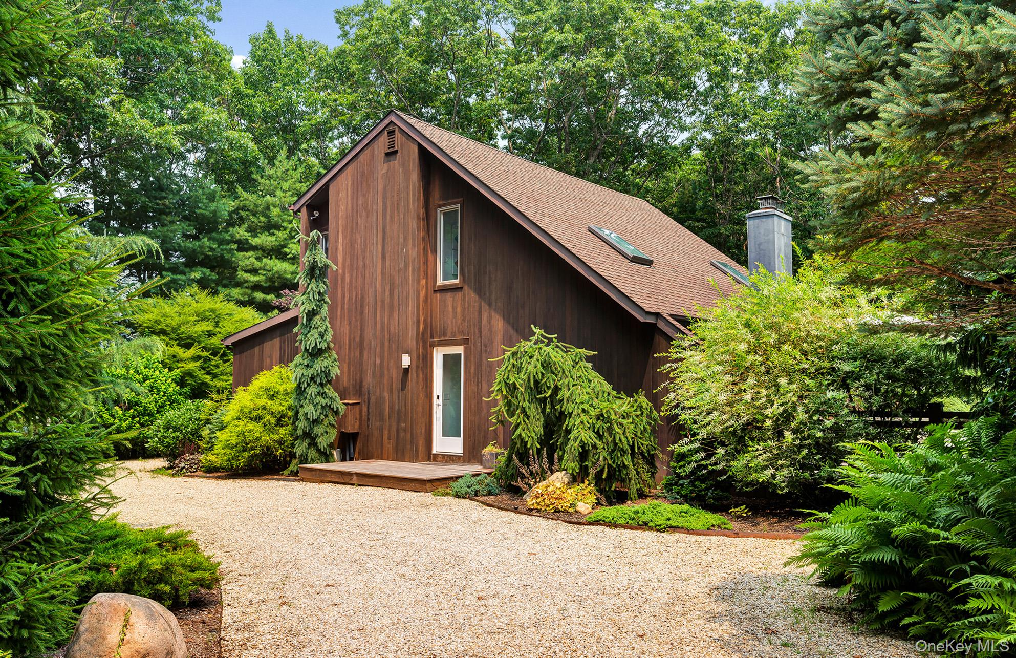 #2 photo, 8 Foxglove Road, East Hampton , NY 11937