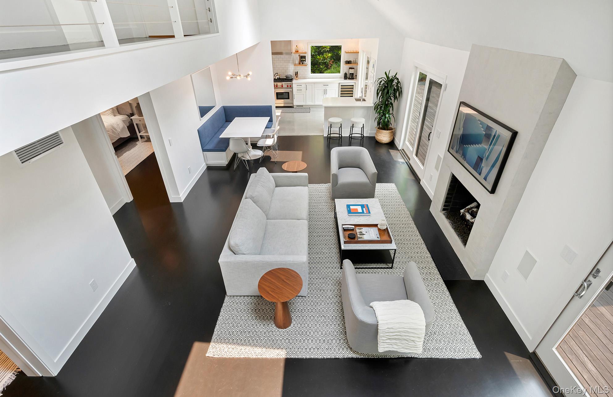 #5 photo, 8 Foxglove Road, East Hampton , NY 11937