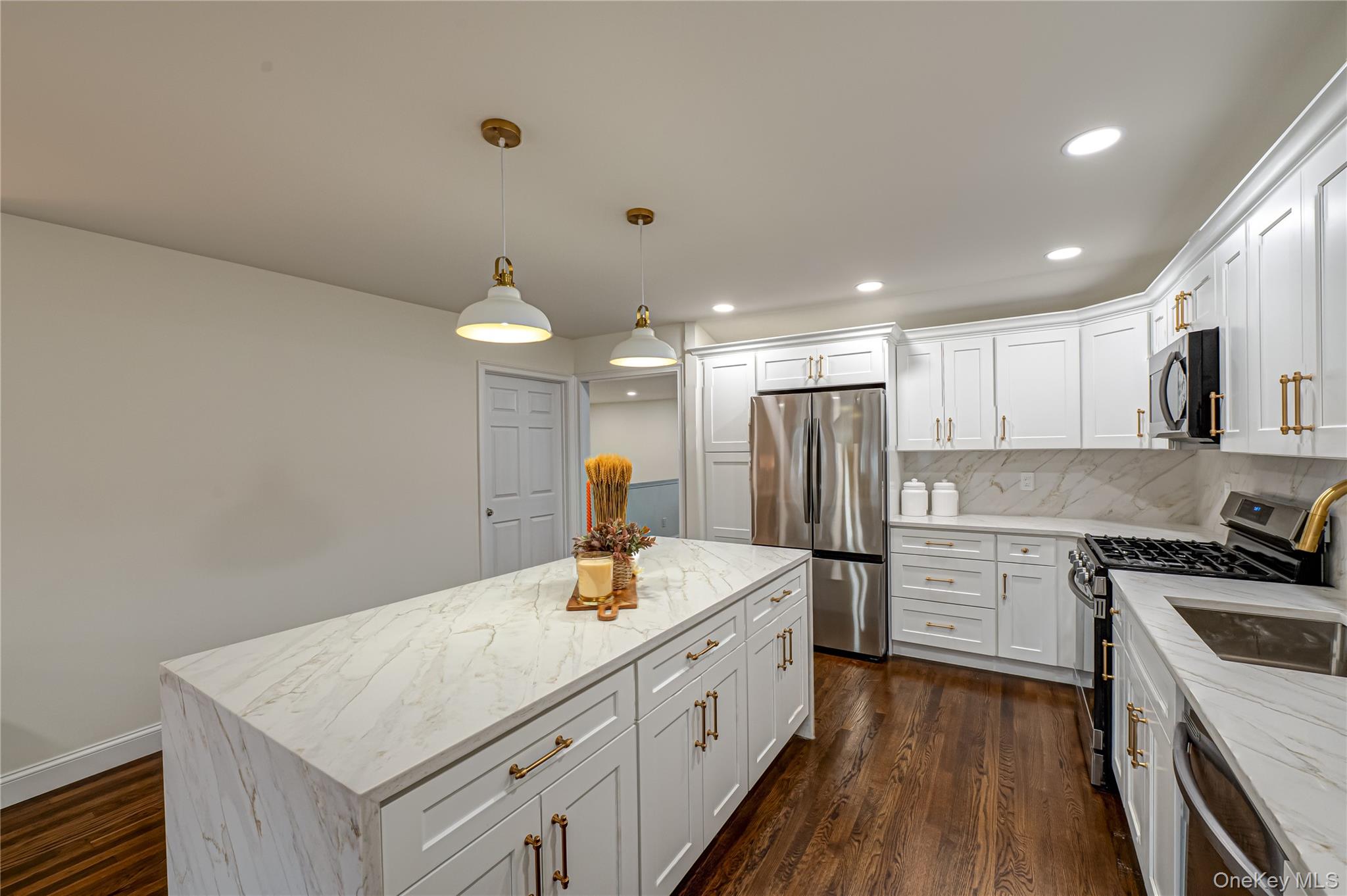 #7 photo, 12 Rivera Lane, West Sayville , NY 11796