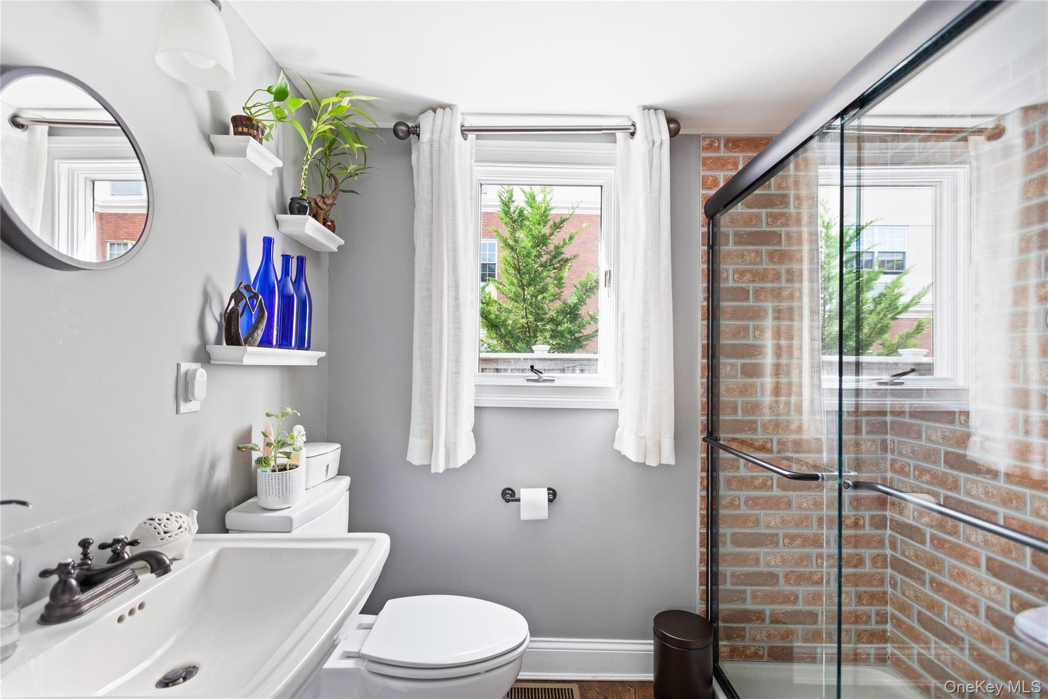 #13 photo, 10 Maple Avenue, サフォーク郡 Patchogue , NY 11772