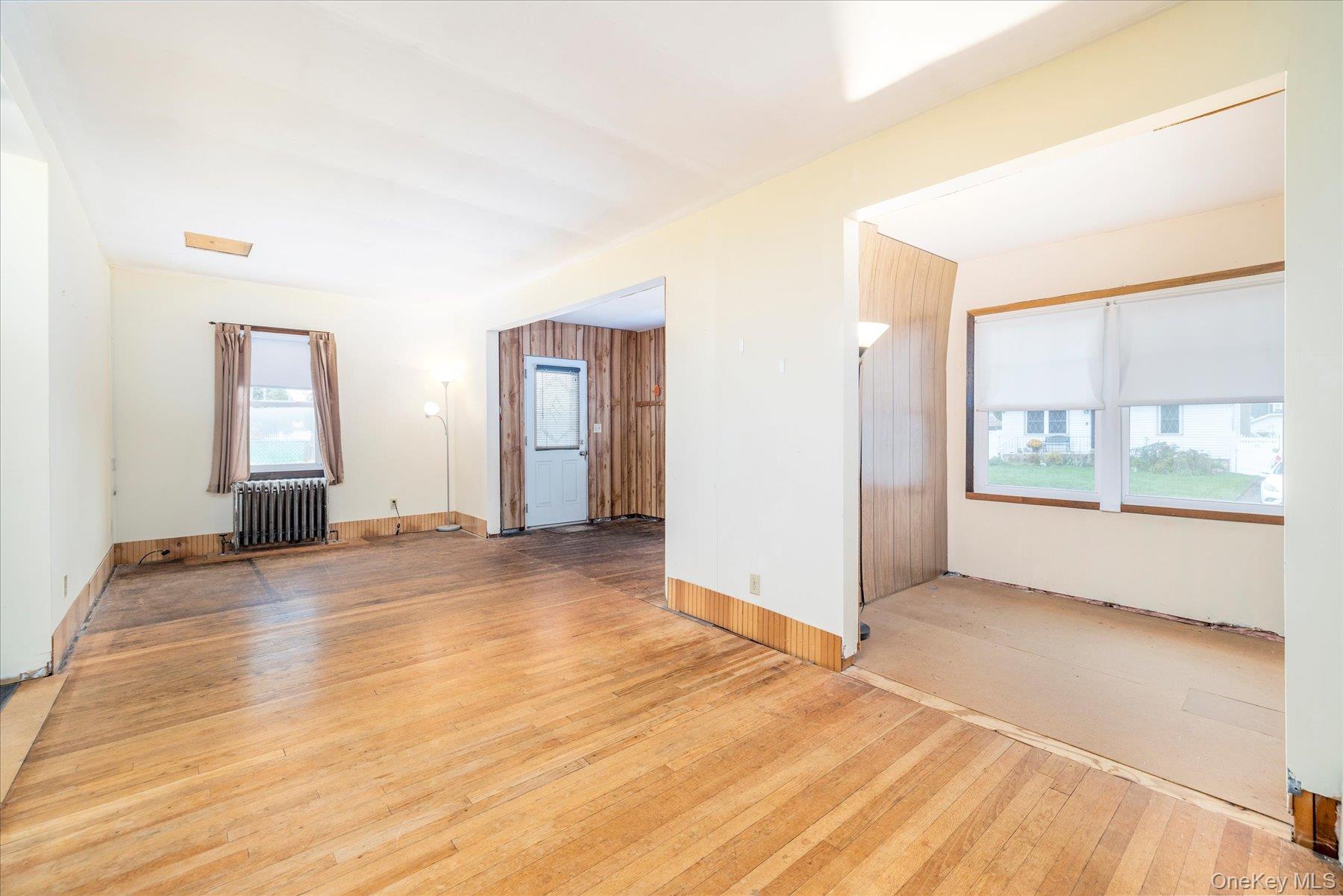 #8 photo, 184 Dallas Street, サフォーク郡 Lindenhurst , NY 11757