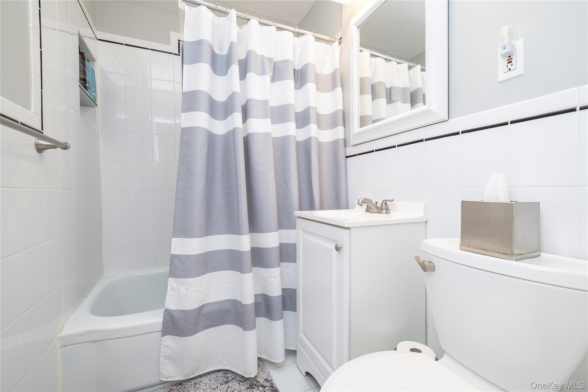 #15 photo, 25 Elizabeth Street, ナッソー郡 Farmingdale , NY 11735