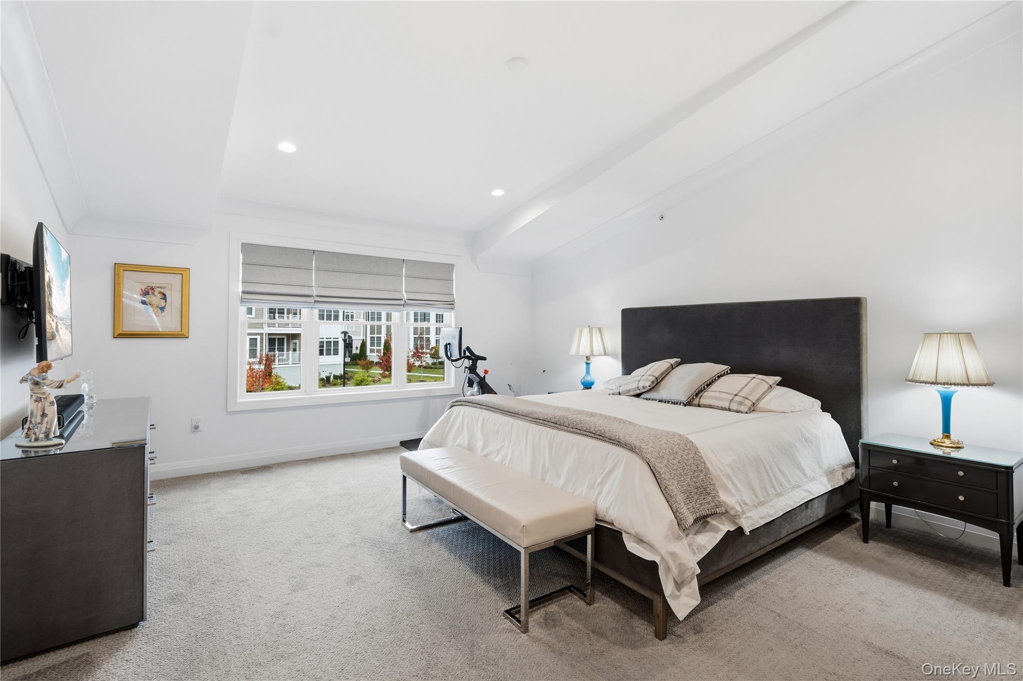 #19 photo, 86202 Spruce Pond Circle, Plainview , NY 11803