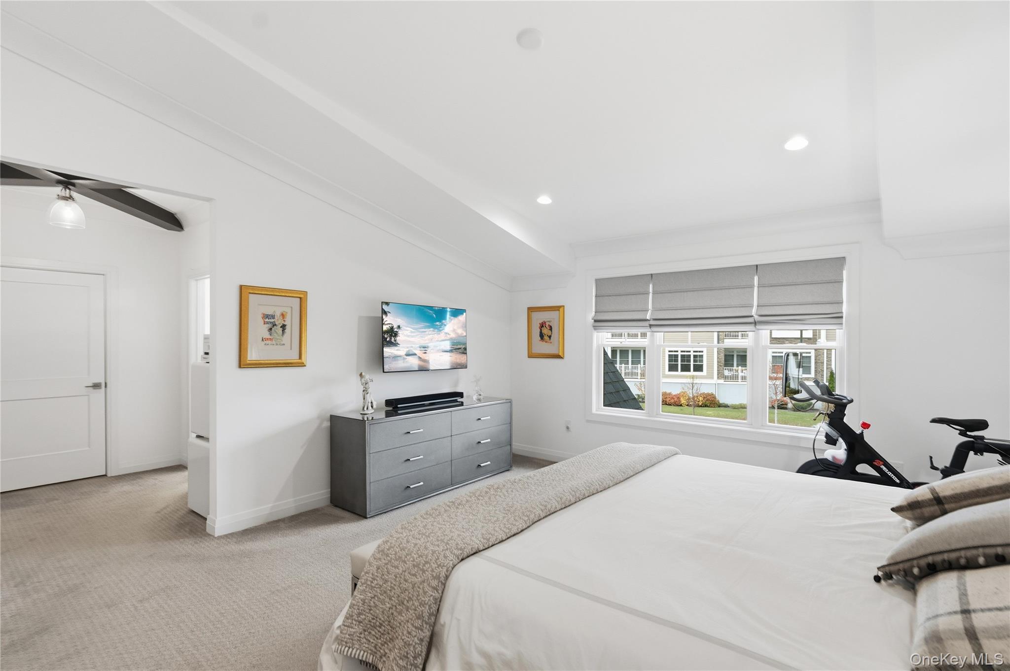 #20 photo, 86202 Spruce Pond Circle, Plainview , NY 11803