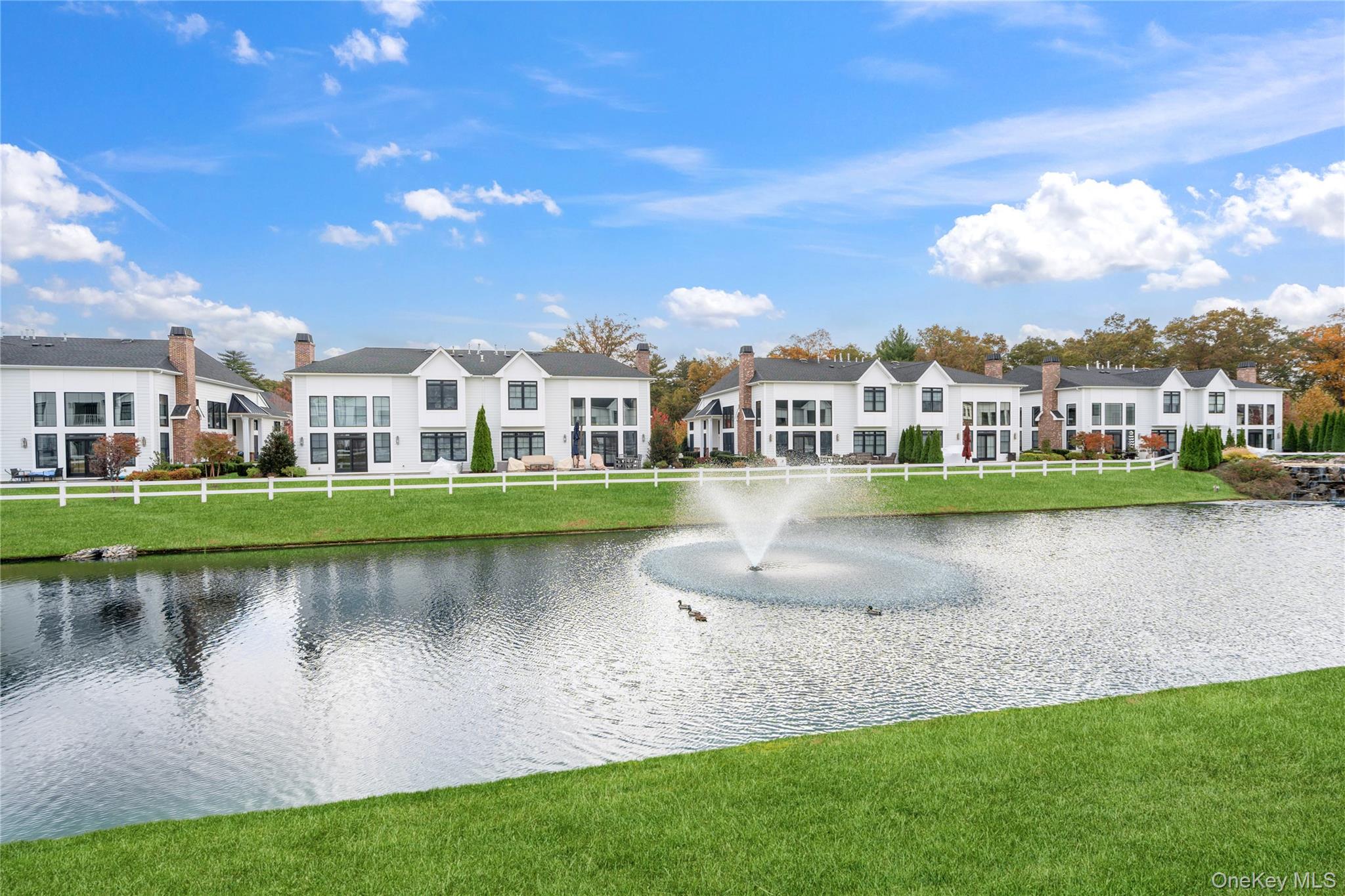 #3 photo, 86202 Spruce Pond Circle, Plainview , NY 11803