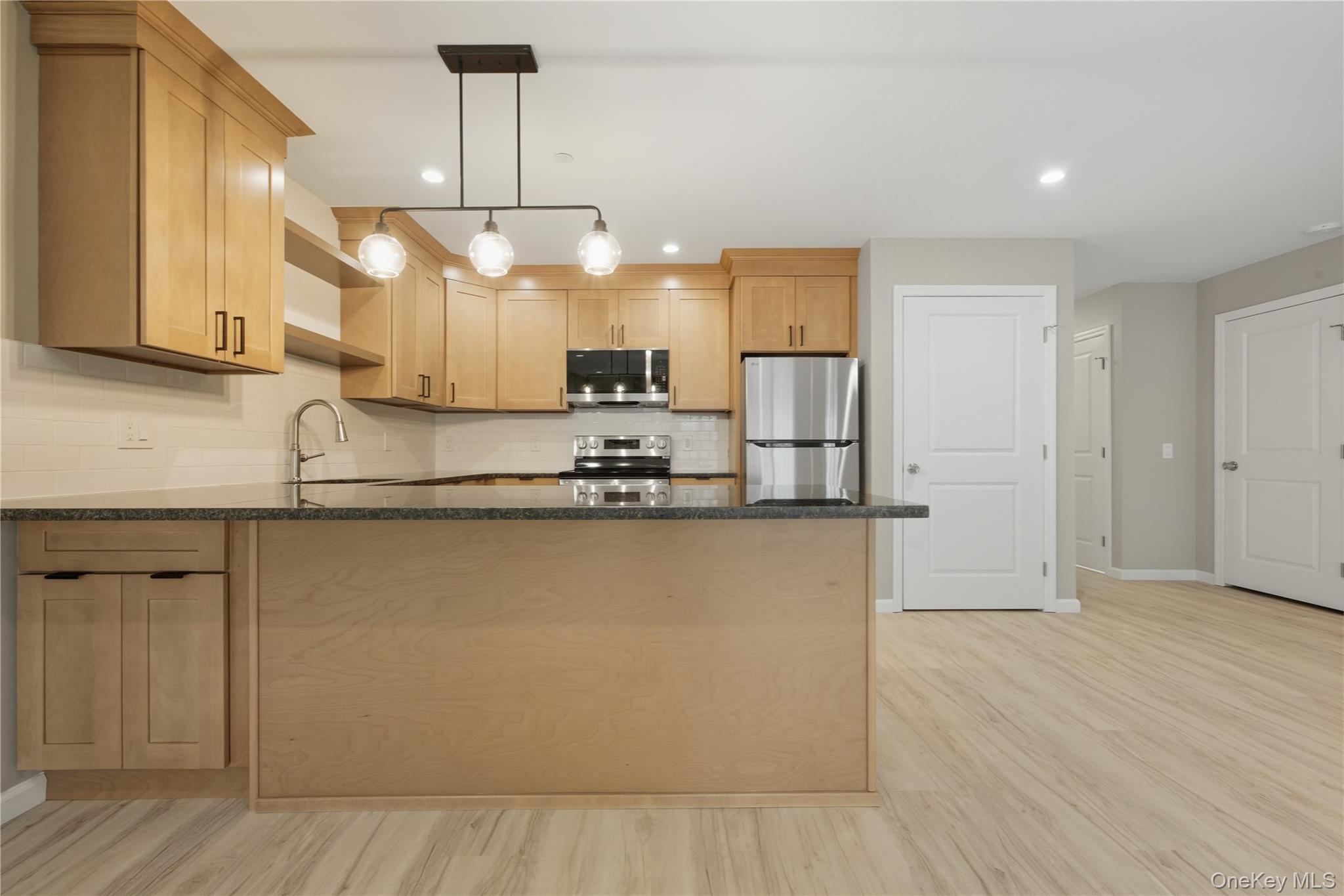 #11 photo, 71 N Main Street, ナッソー郡 Freeport , NY 11520