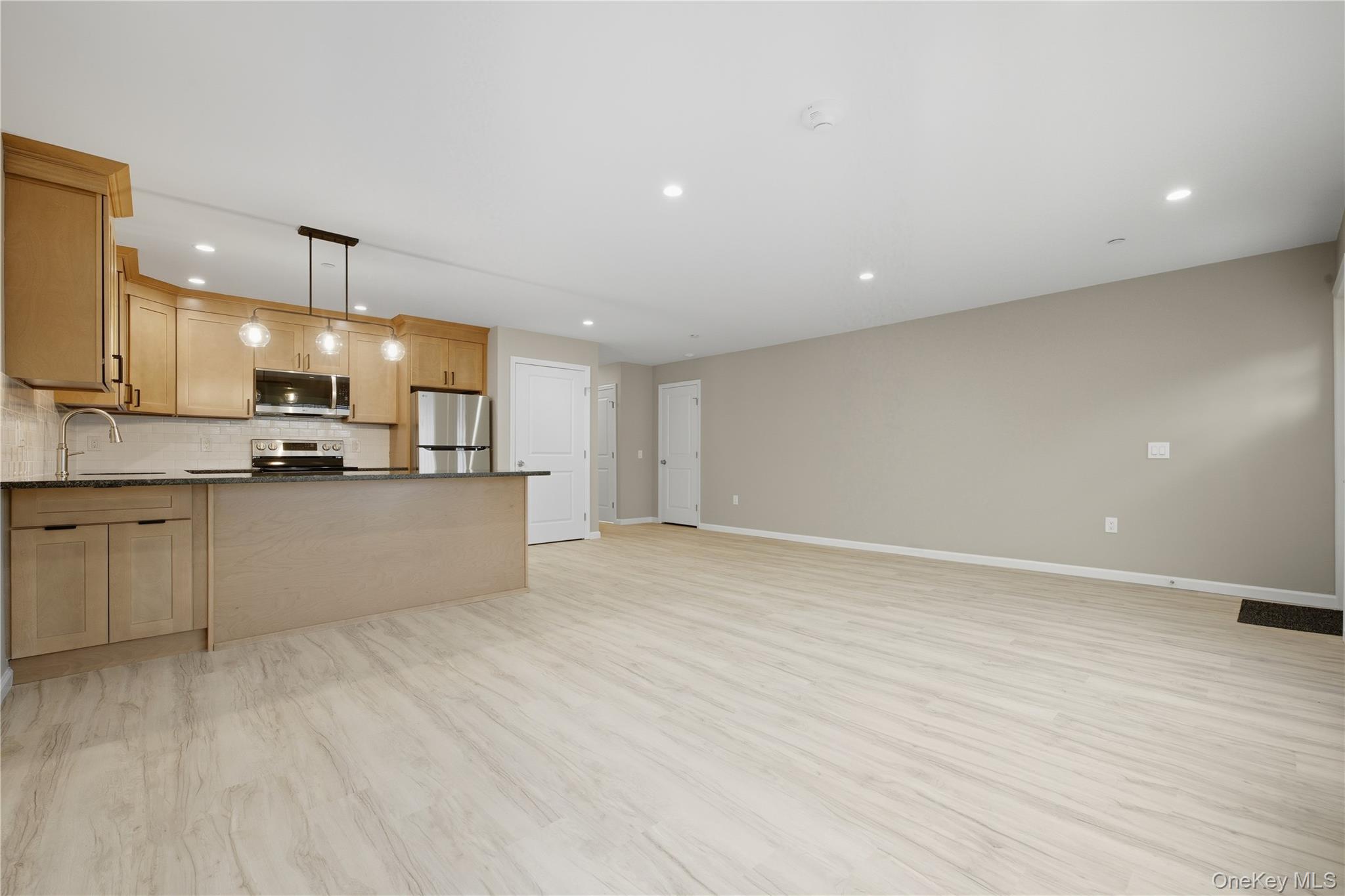 #6 photo, 71 N Main Street, ナッソー郡 Freeport , NY 11520