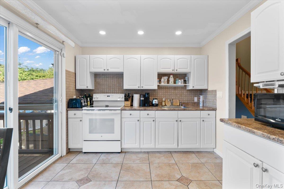 #11 photo, 21 Eleanor Road, ナッソー郡 Plainview , NY 11803