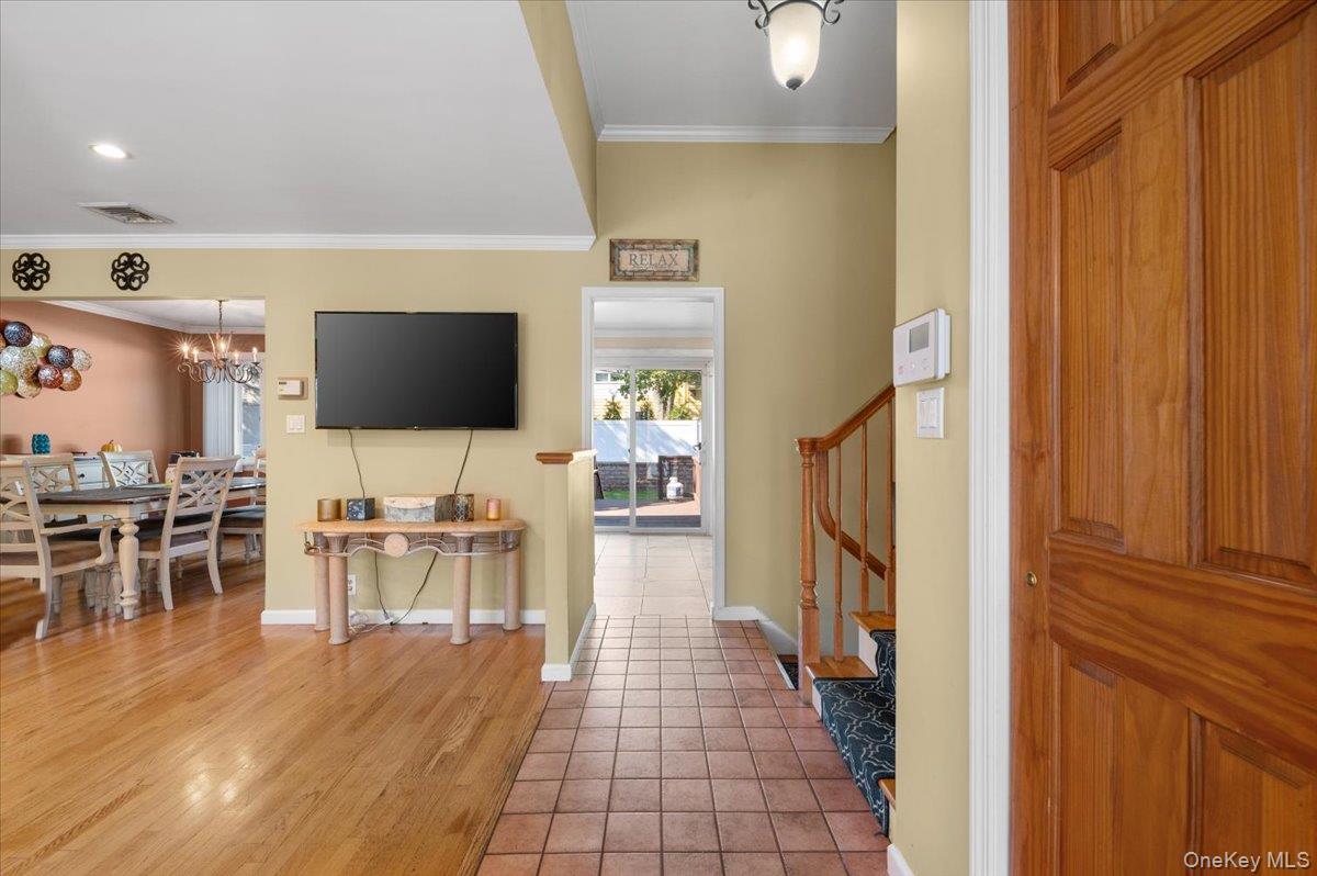 #2 photo, 21 Eleanor Road, ナッソー郡 Plainview , NY 11803