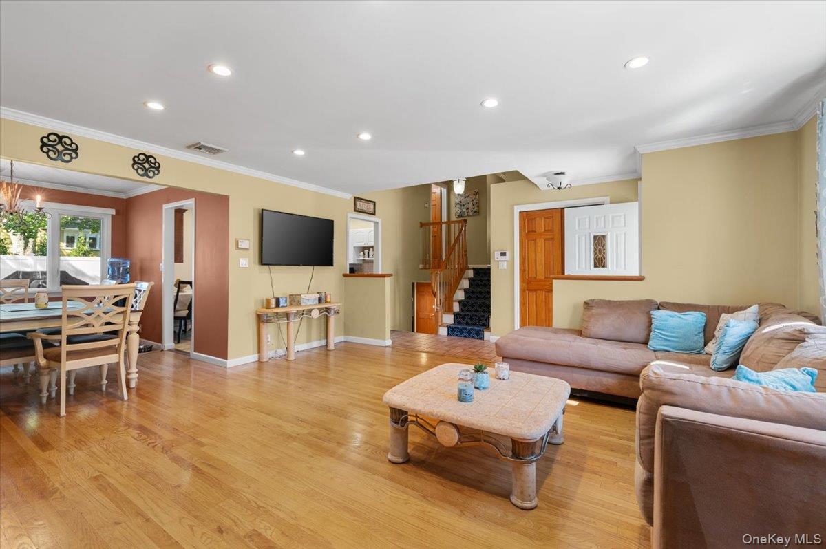 #5 photo, 21 Eleanor Road, ナッソー郡 Plainview , NY 11803