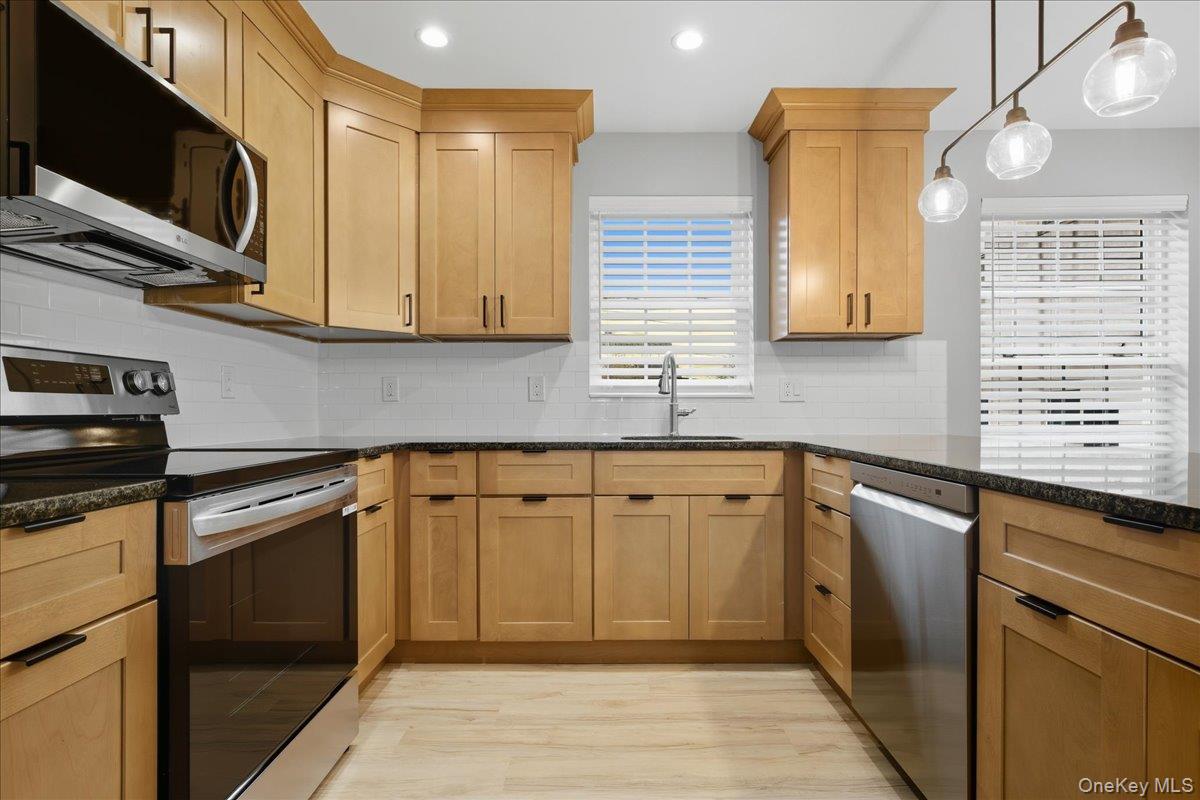 #12 photo, 71 N Main Street, ナッソー郡 Freeport , NY 11520