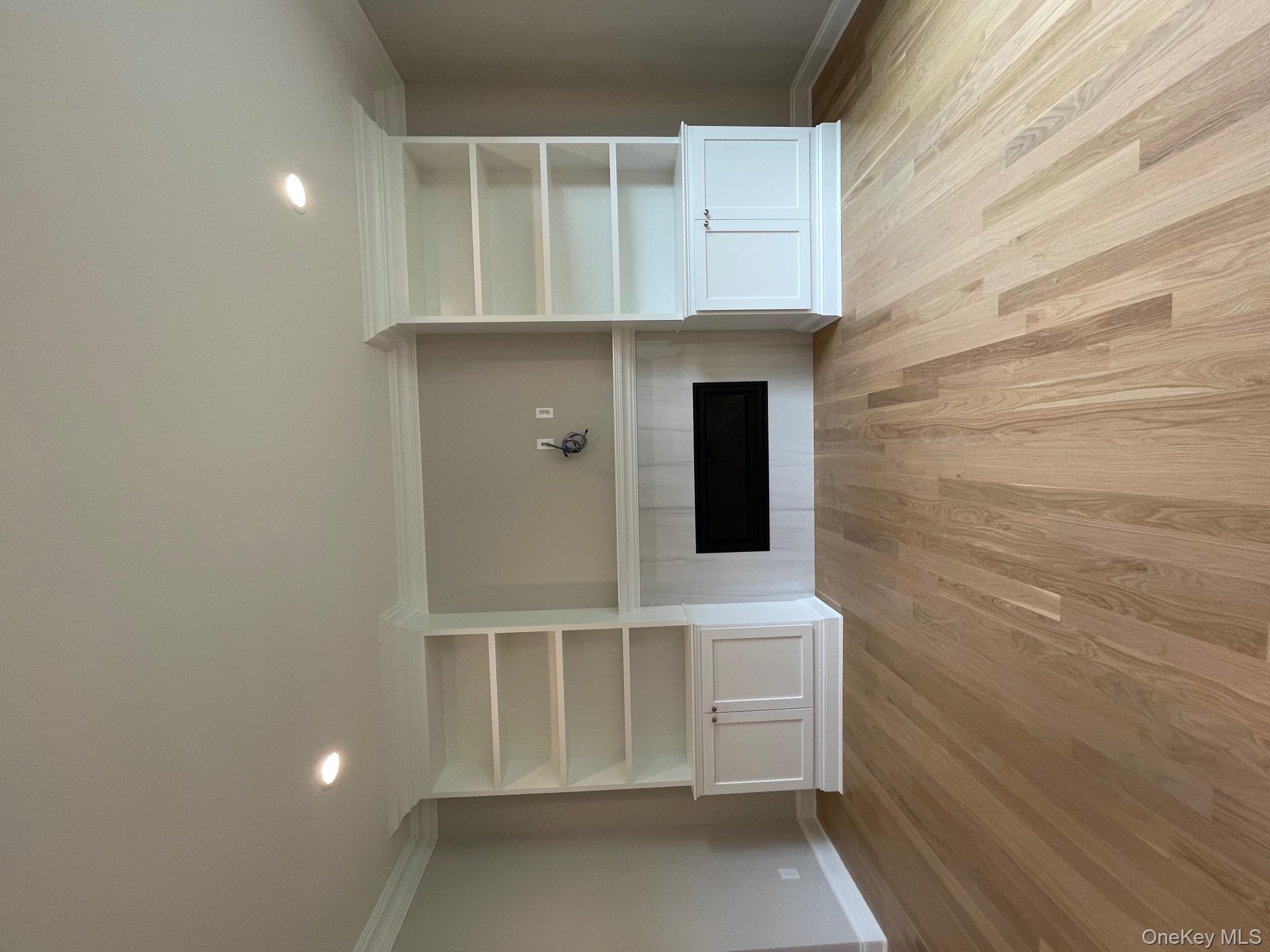 #11 photo, 7 Greenway Circle, Syosset , NY 11791