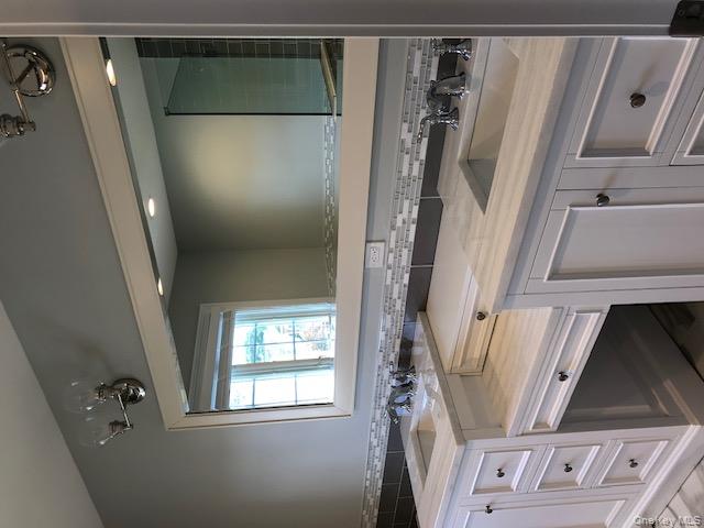 #13 photo, 7 Greenway Circle, Syosset , NY 11791