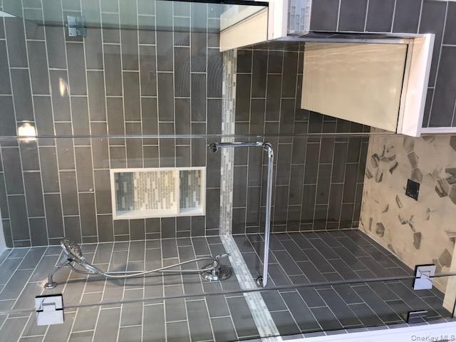 #14 photo, 7 Greenway Circle, Syosset , NY 11791