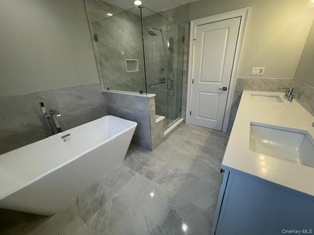 #15 photo, 7 Greenway Circle, Syosset , NY 11791