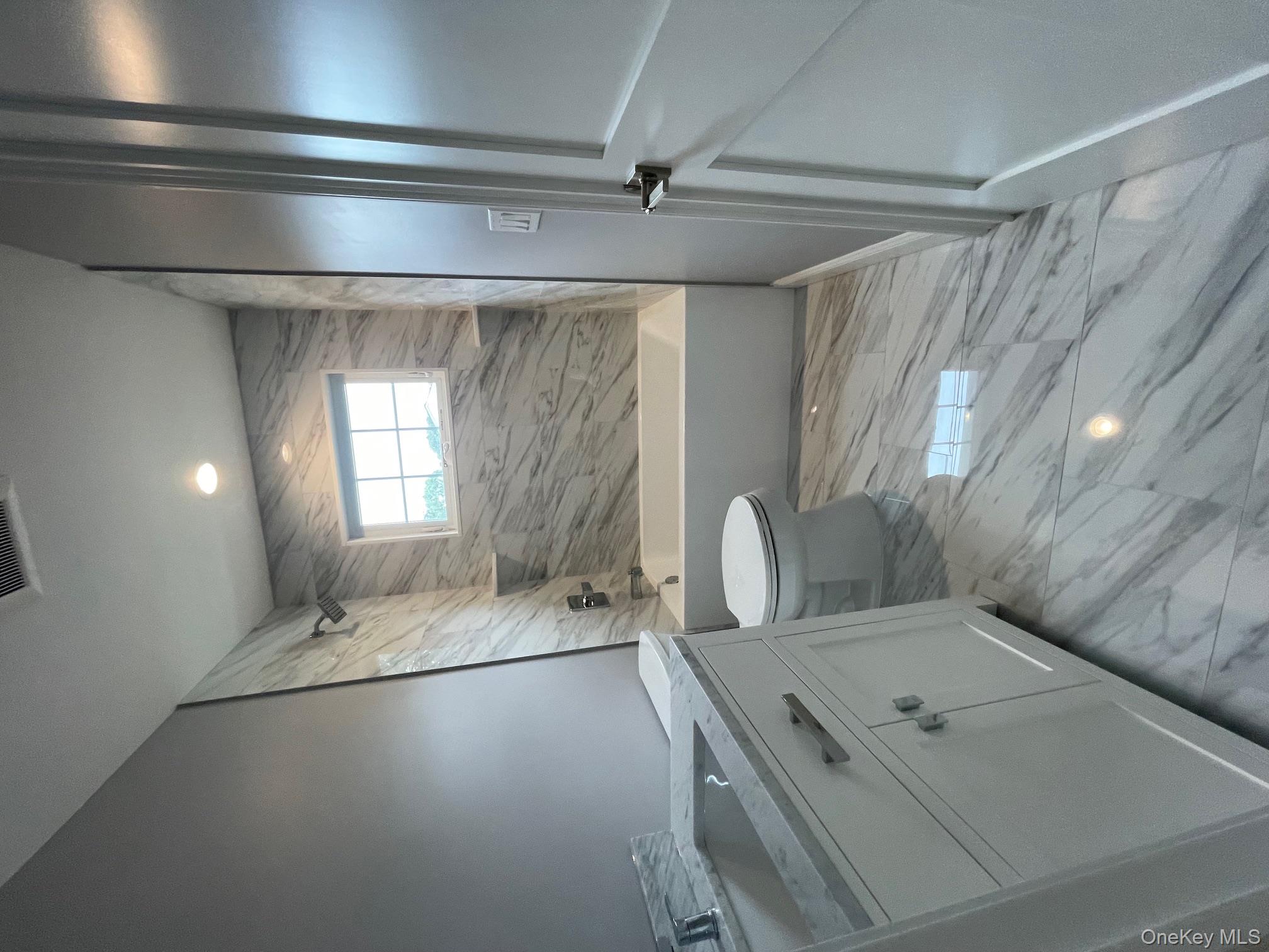 #4 photo, 7 Greenway Circle, Syosset , NY 11791