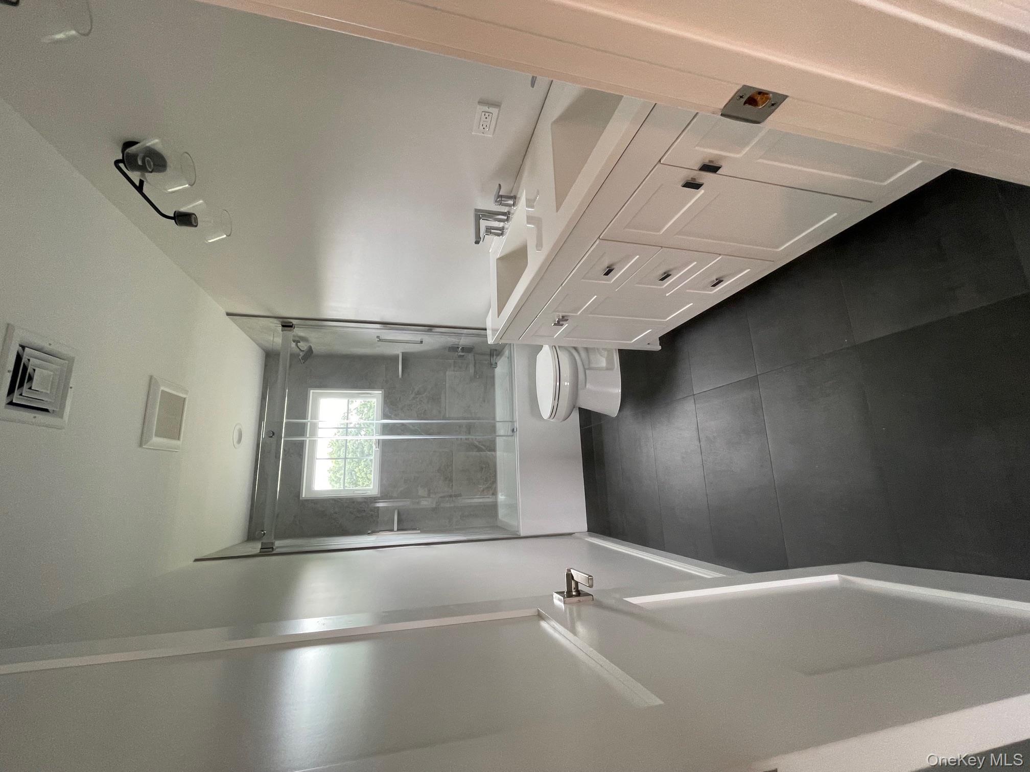 #5 photo, 7 Greenway Circle, Syosset , NY 11791