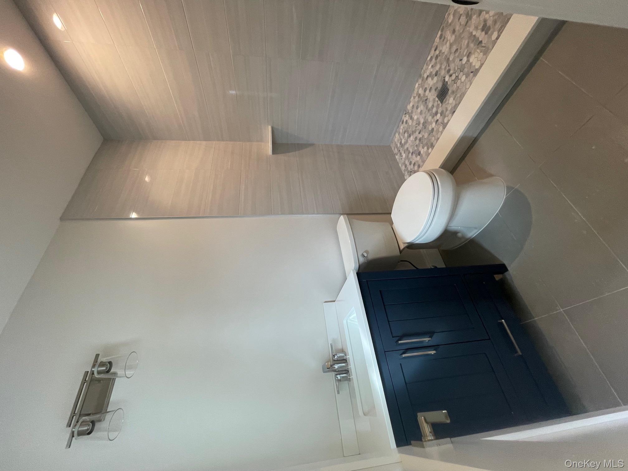 #6 photo, 7 Greenway Circle, Syosset , NY 11791