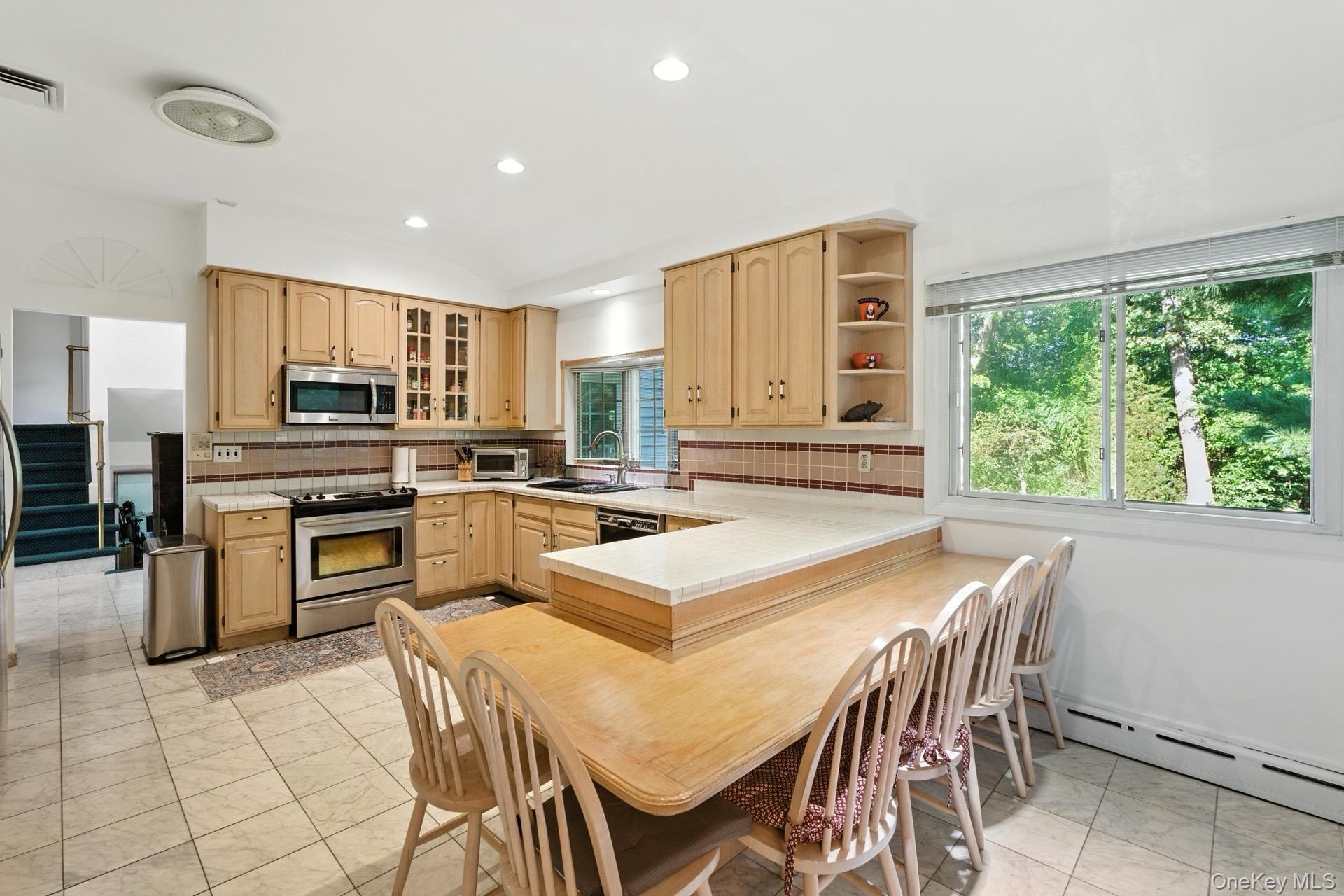 #5 photo, 1030 Lakeshore Drive, Massapequa Park , NY 11762