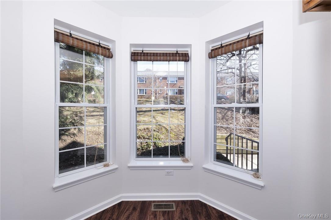 #13 photo, 41 S Moger Avenue, Mount Kisco , NY 10549