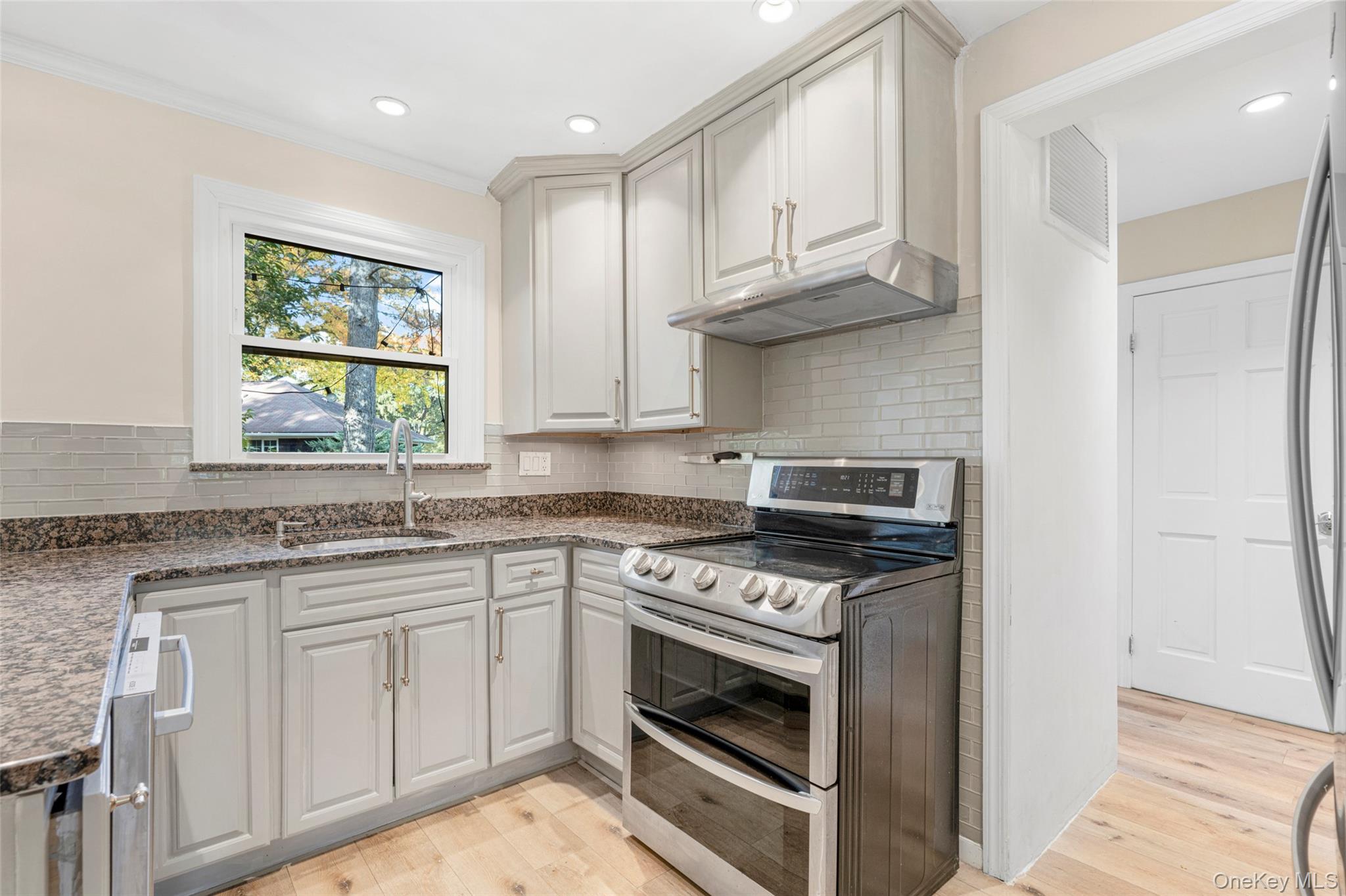 #6 photo, 10 Lundy Lane, Larchmont , NY 10538