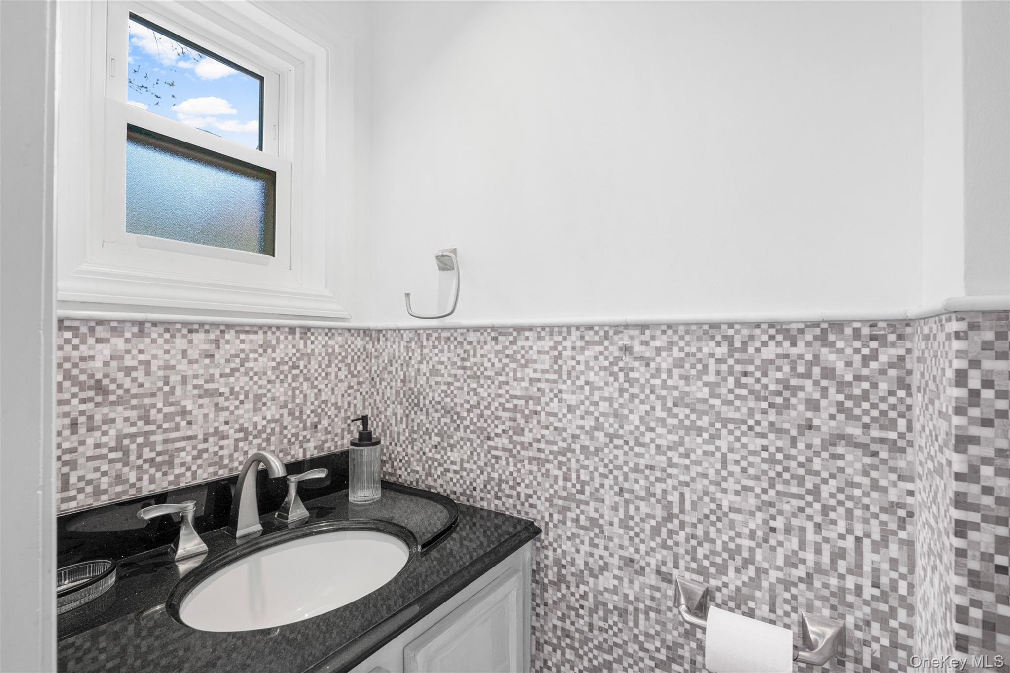 #9 photo, 10 Lundy Lane, Larchmont , NY 10538