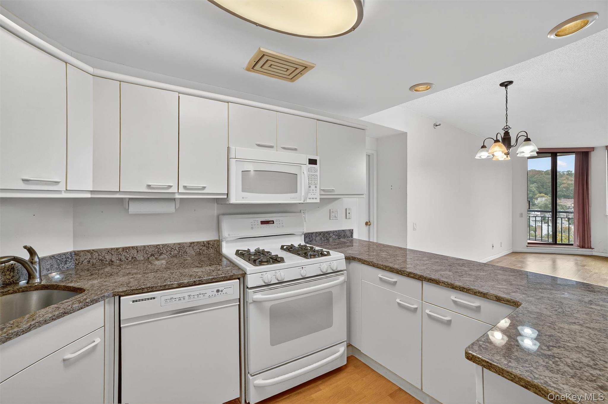 #6 photo, 50 E Hartsdale Avenue, Hartsdale , NY 10530