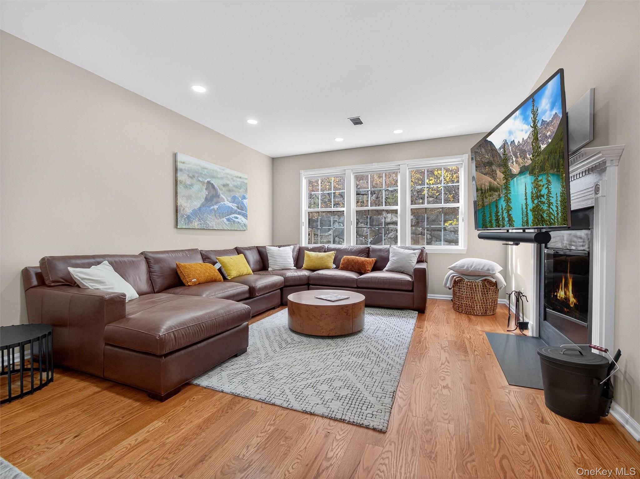 #3 photo, 221 Woodlands Drive, Tuxedo Park , NY 10987