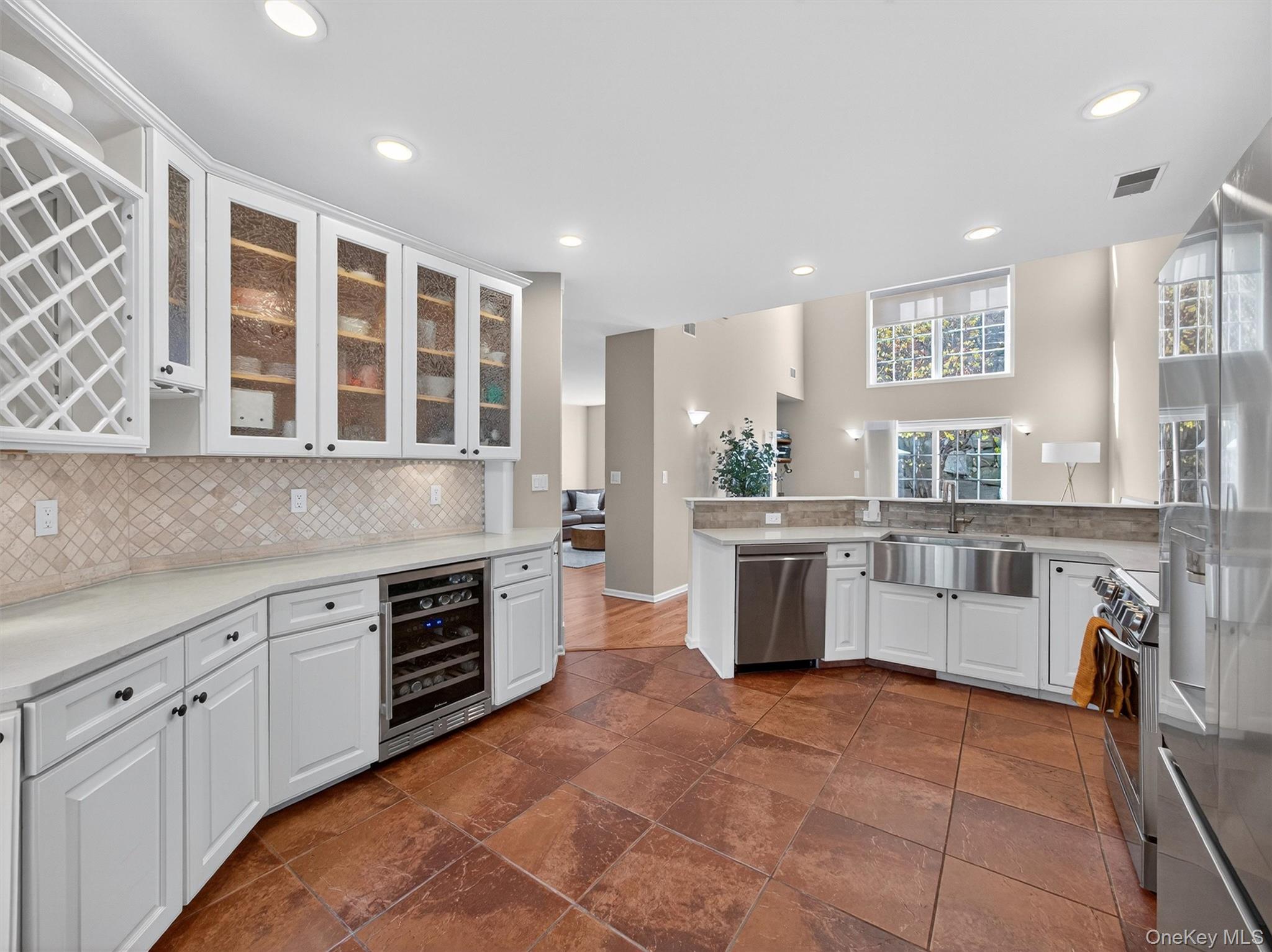 #5 photo, 221 Woodlands Drive, Tuxedo Park , NY 10987