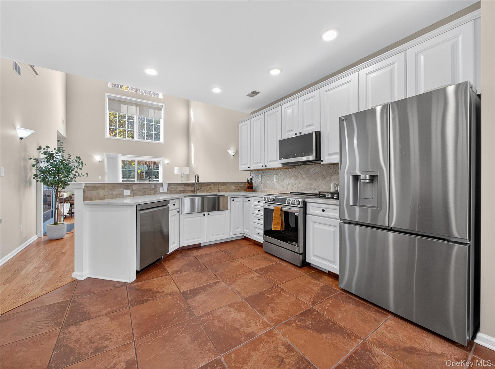 #6 photo, 221 Woodlands Drive, Tuxedo Park , NY 10987