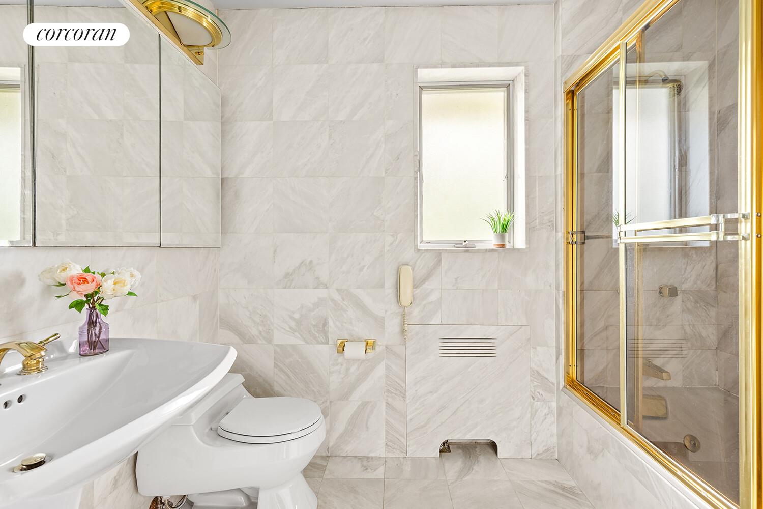 #13 photo, 2401 AVE R, ブルックリン区 Madison , NY 11229